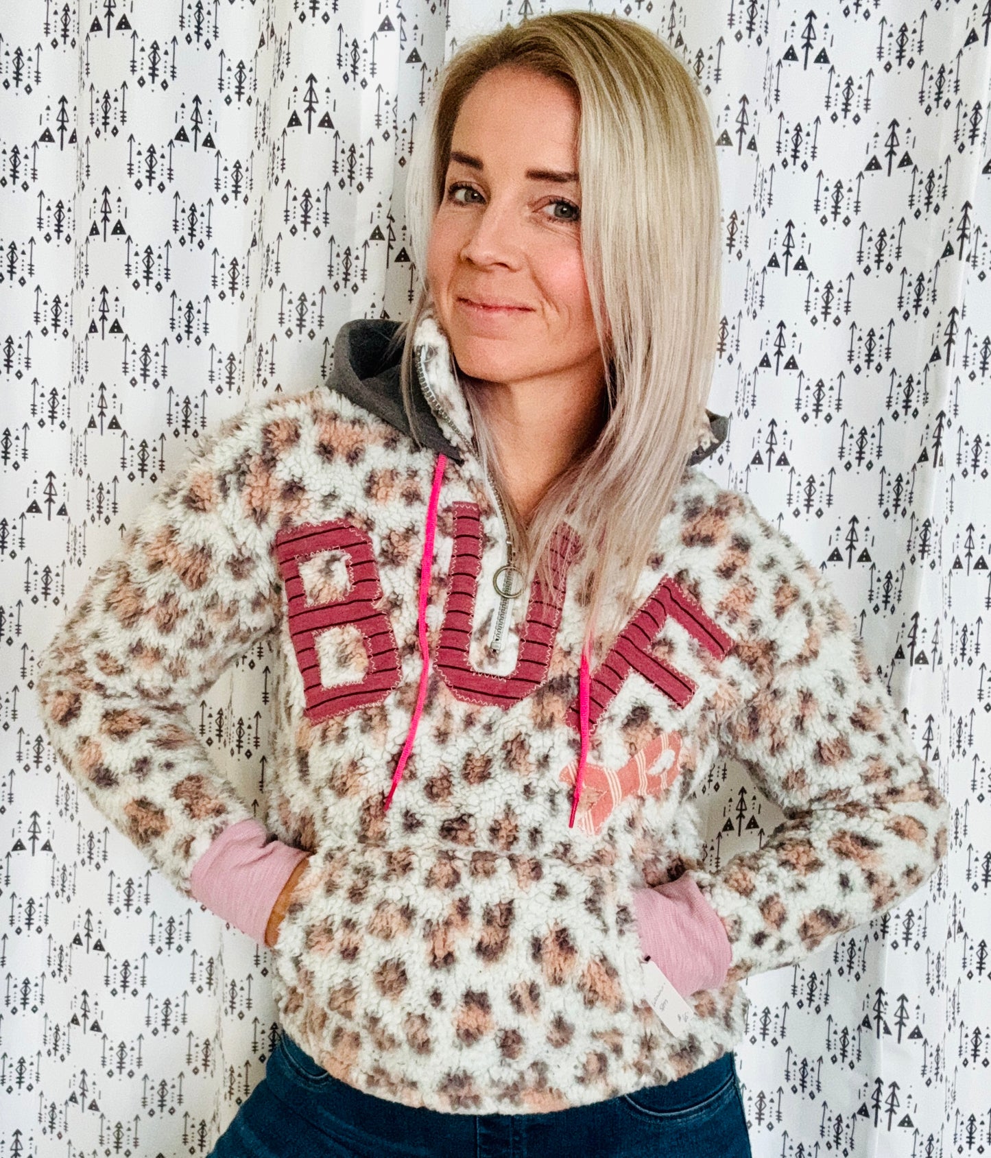 Fuzzy Leopard BUF Pinktober 1/4 Zip Hoodie Size- Women’s S/M