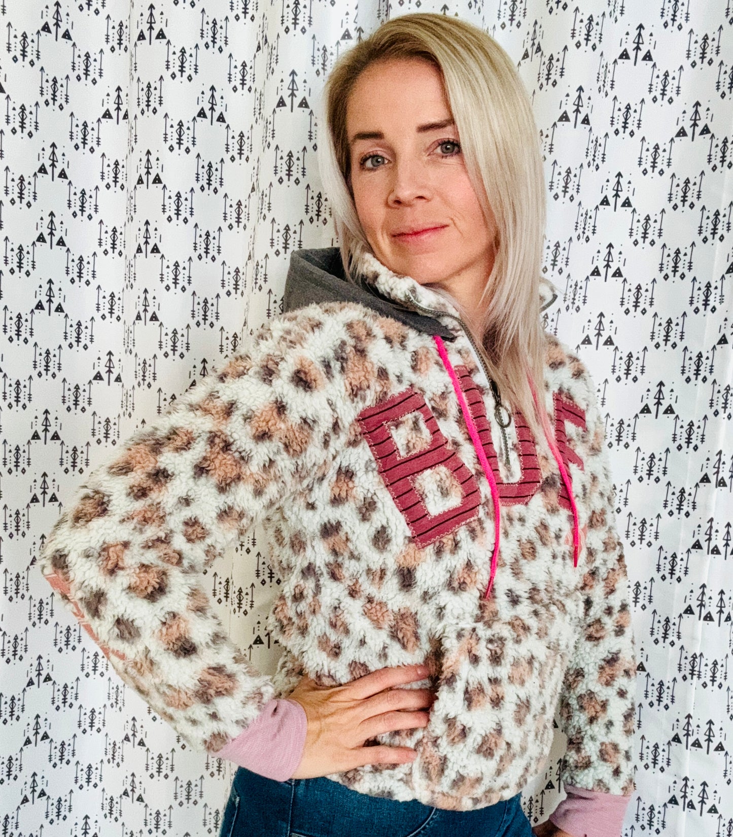Fuzzy Leopard BUF Pinktober 1/4 Zip Hoodie Size- Women’s S/M
