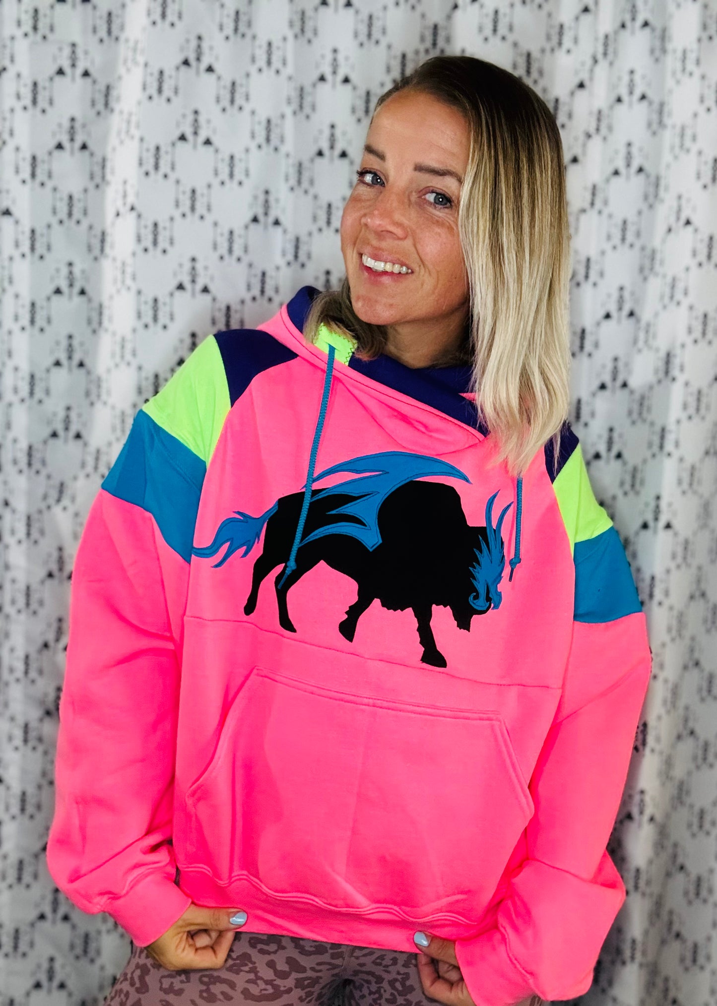 Hot Pink Buffalo Dragonboat Hoodie Women's Size-XL/2X