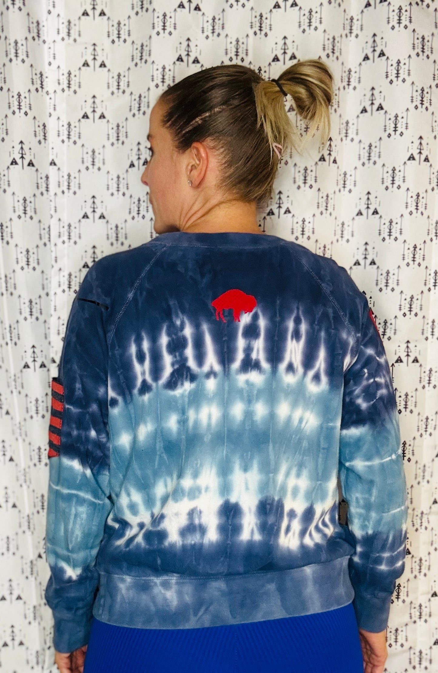 Tie Dye Buffalo Friendship Crewneck Size- Women's M/L