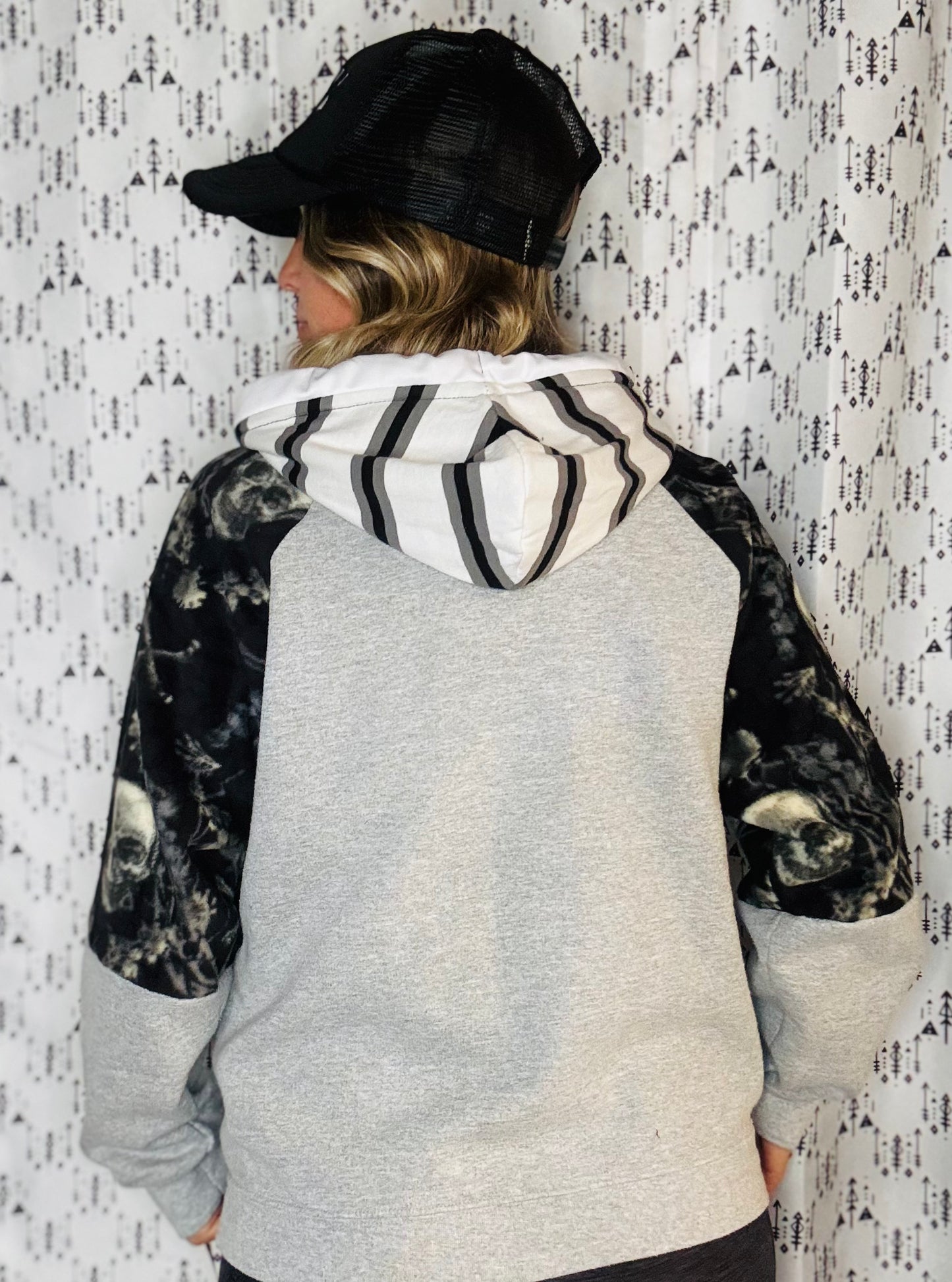 Grey Skulls & Buffalo Hoodie Size- Unisex S/M