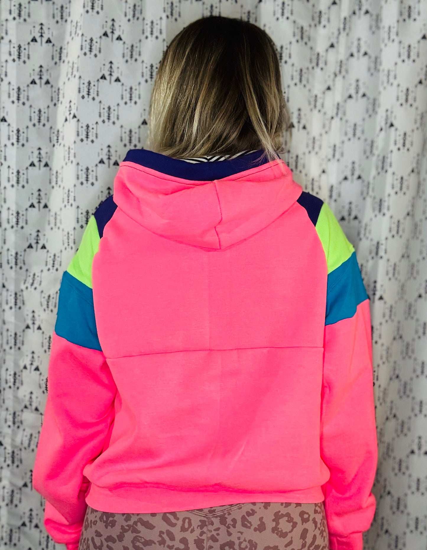 Hot Pink Buffalo Dragonboat Hoodie Women's Size-XL/2X