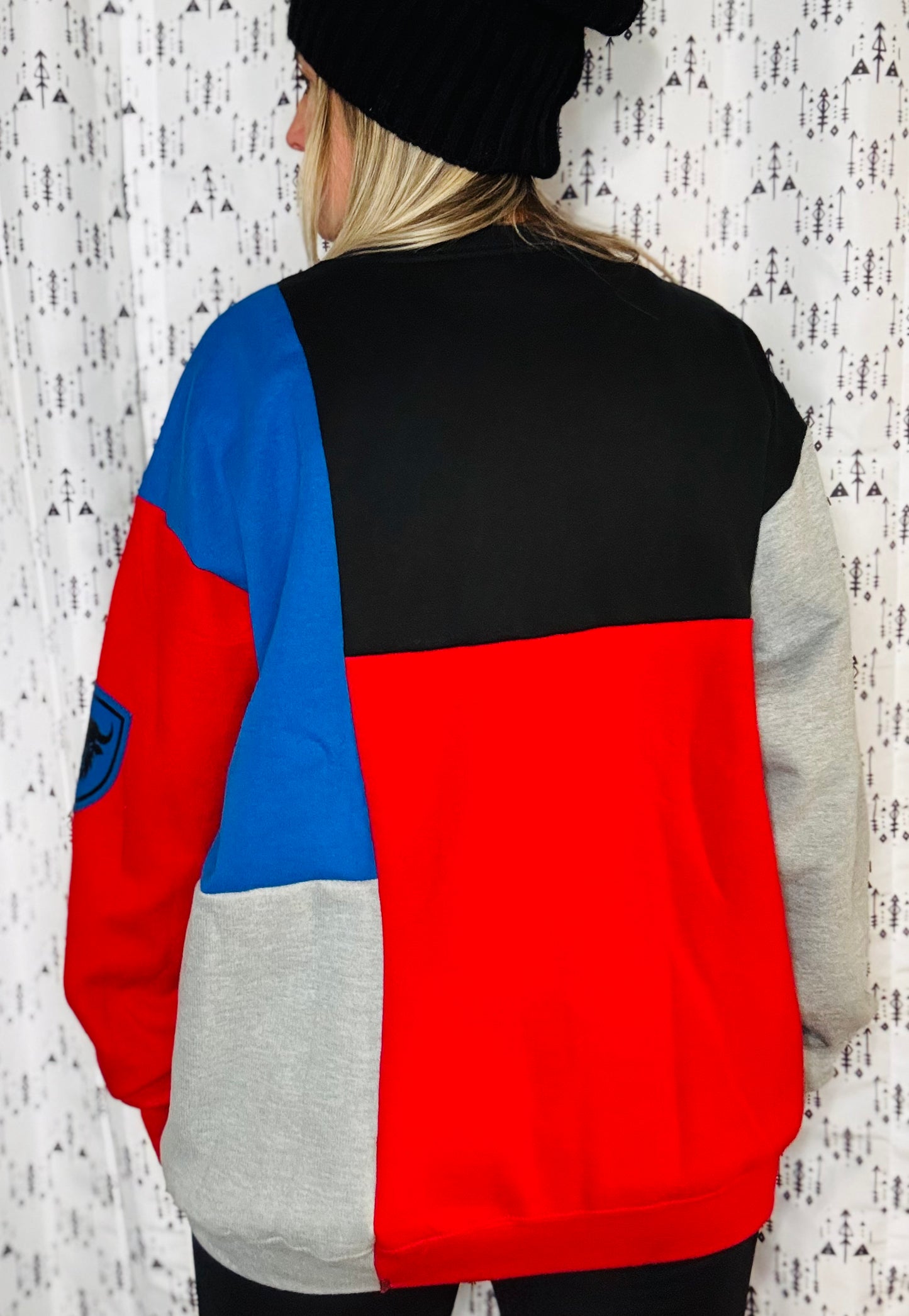 Color-Block 4 Buffalo Crewneck Size- Unisex L/XL