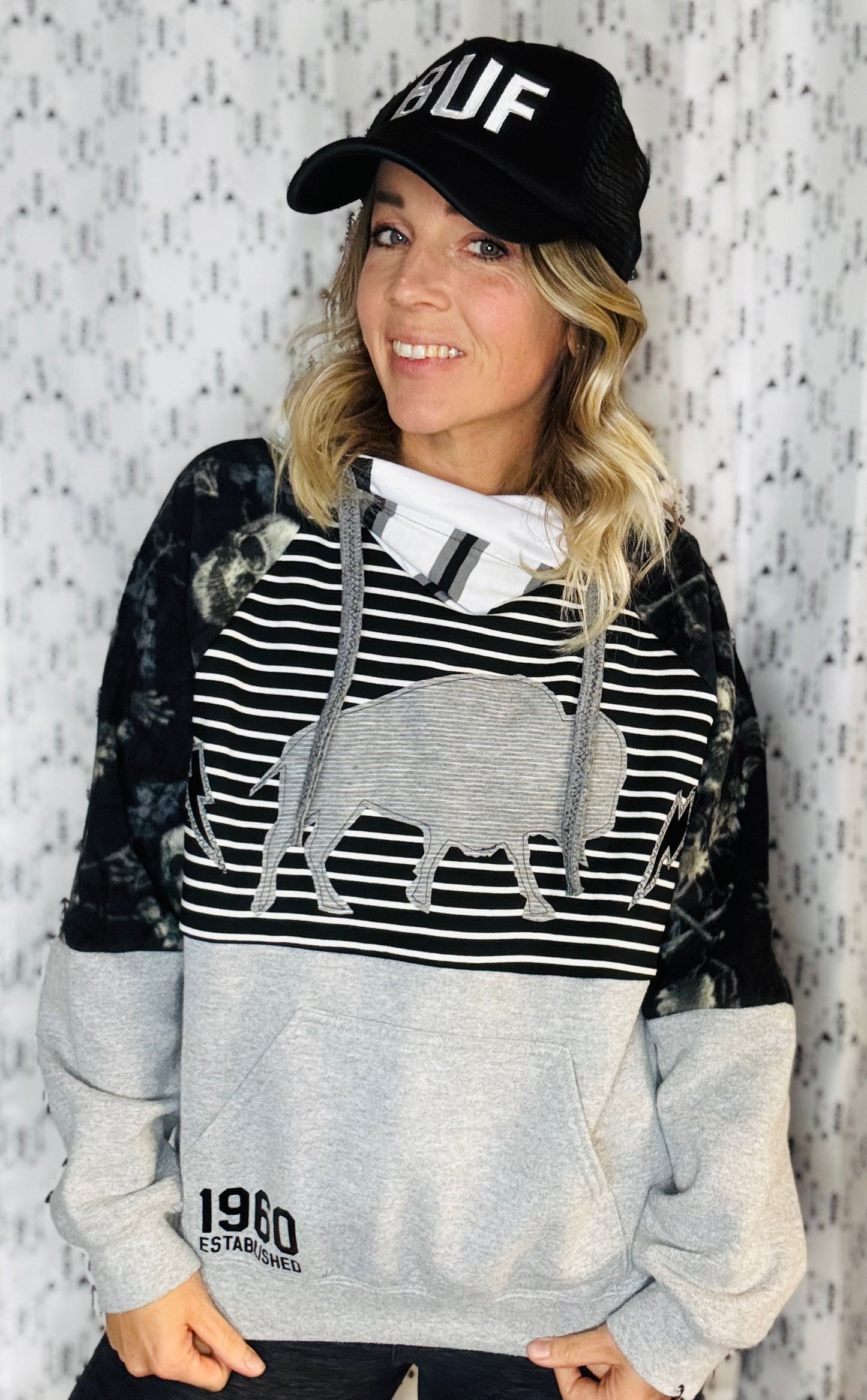 Grey Skulls & Buffalo Hoodie Size- Unisex S/M