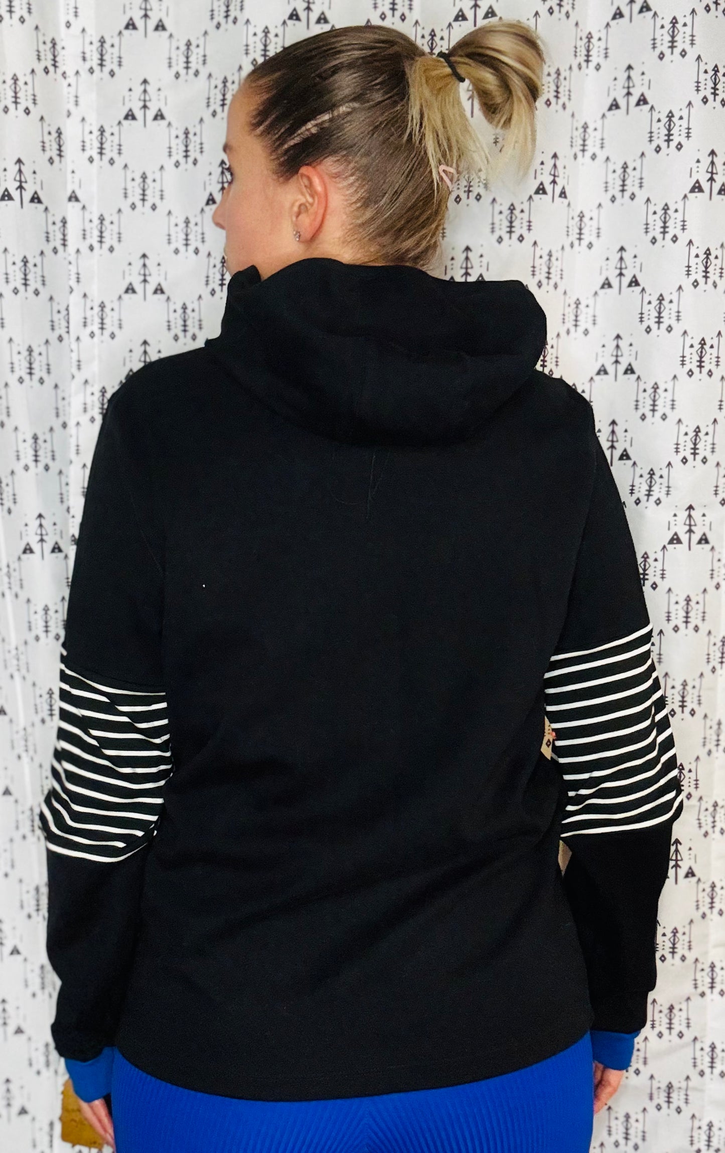 JA 17 Buffalo Friendship 1/4 Zip Hoodie Size- Women's M/L