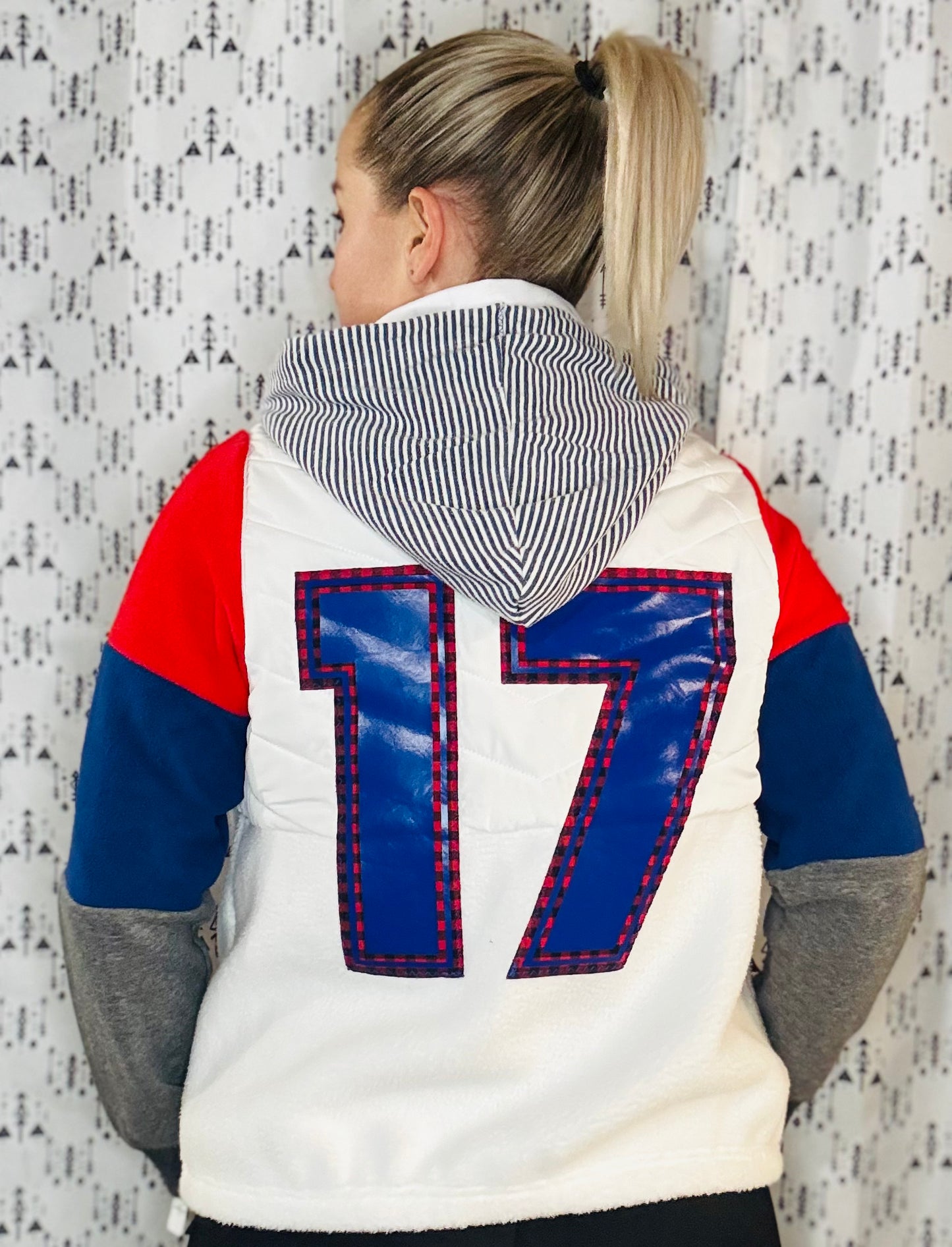 White Puffy & Fleece Buffalo Football JA17 Jacket Women's-L/XL
