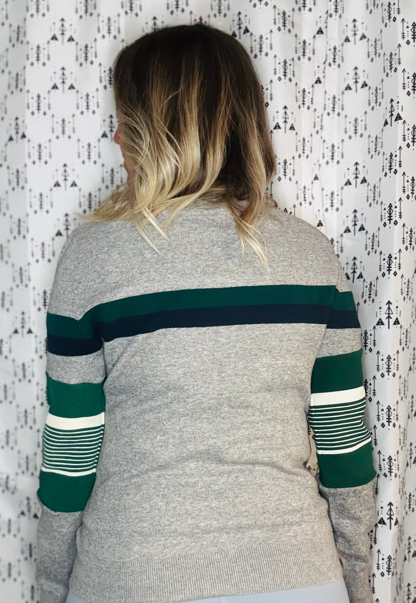 Grey Irish Football Shamrock Sweater Crewneck Women's Size- S/M