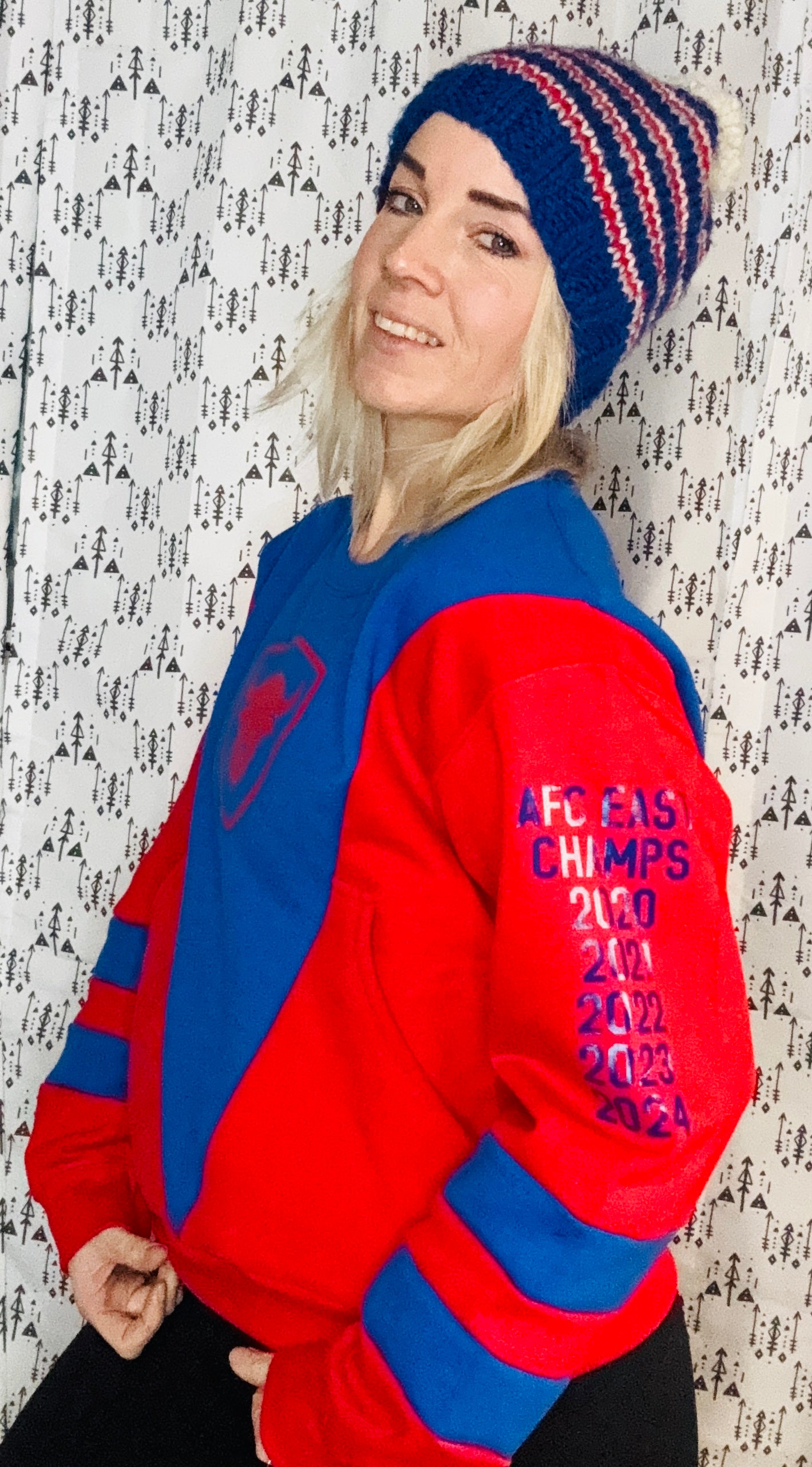 Blue & Red Buffalo Crewneck Size-Women's M/L