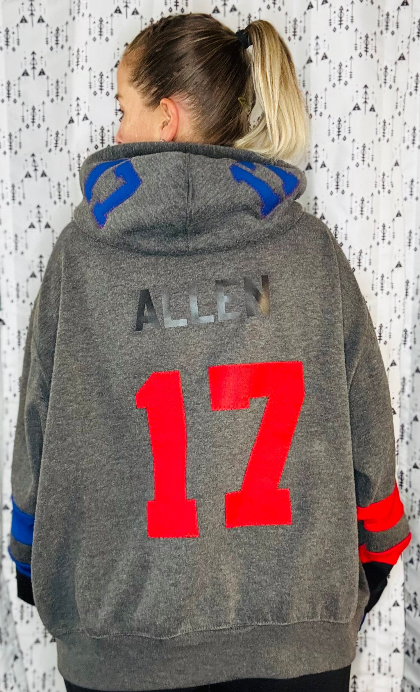 Buffalo Allen #17 Zip-Up Hoodie Size-Unisex L/XL