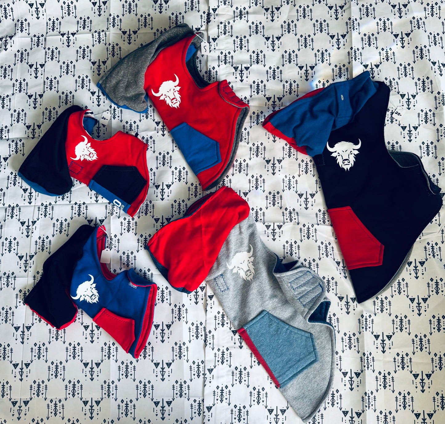 Grey Color-Block Buffalo Dog Hoodie Size- S