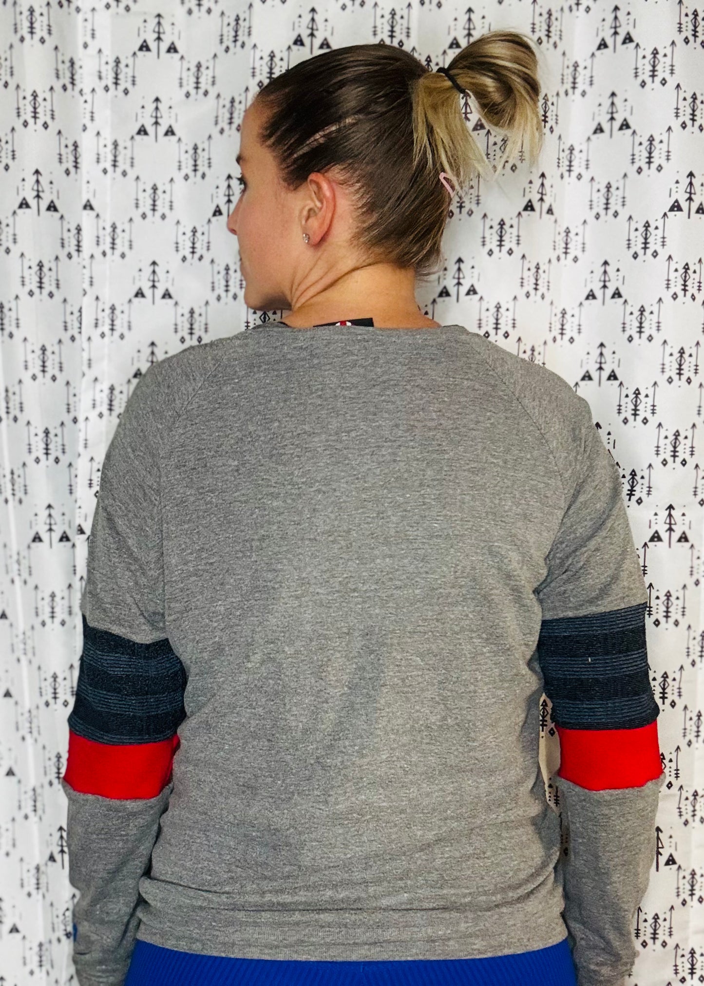 Faded Buffalo Crewneck Size- Women's S/M