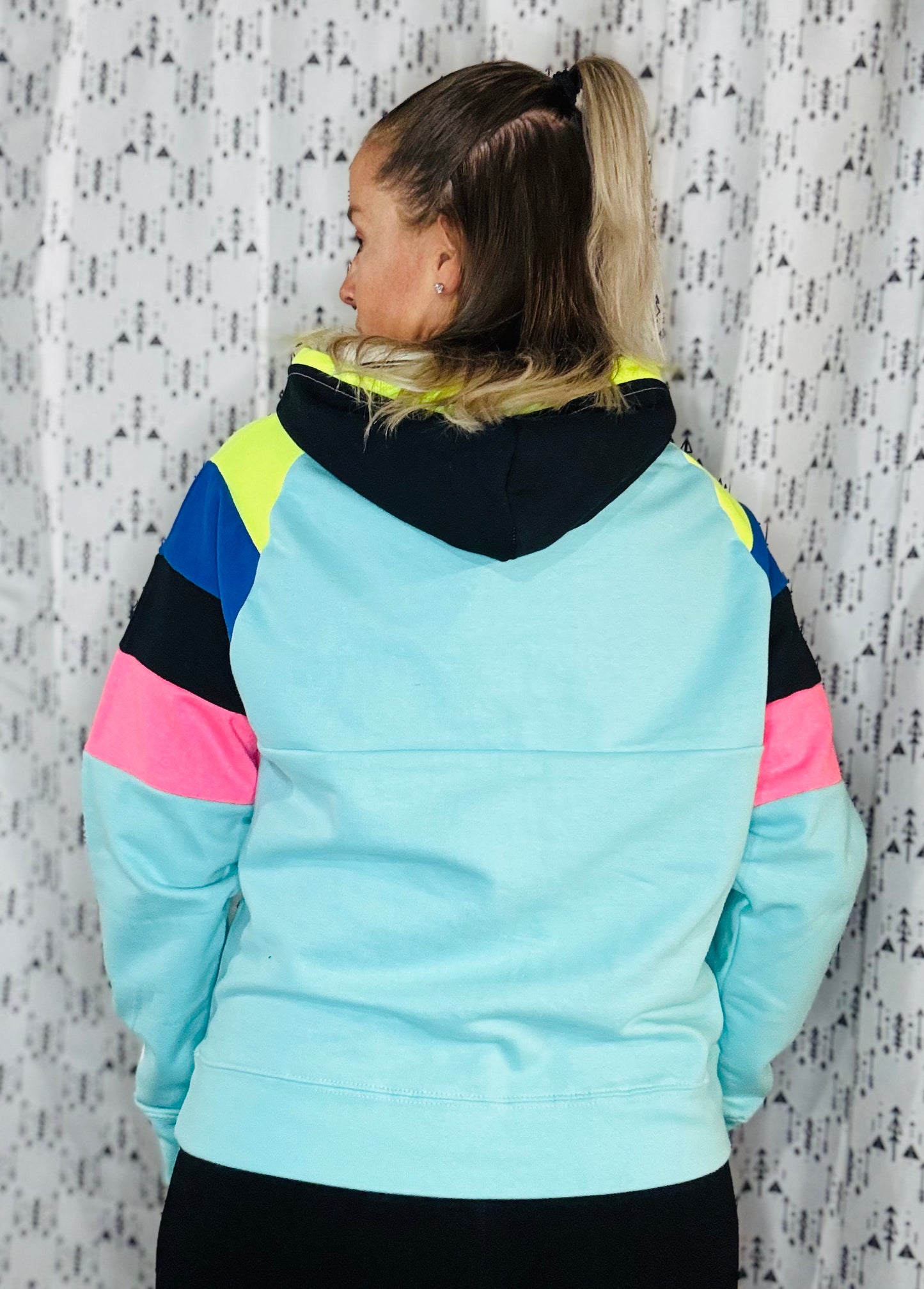 Aqua 20th Anniversary HOLLYHUE Logo Hoodie Size-Women’s L/XL