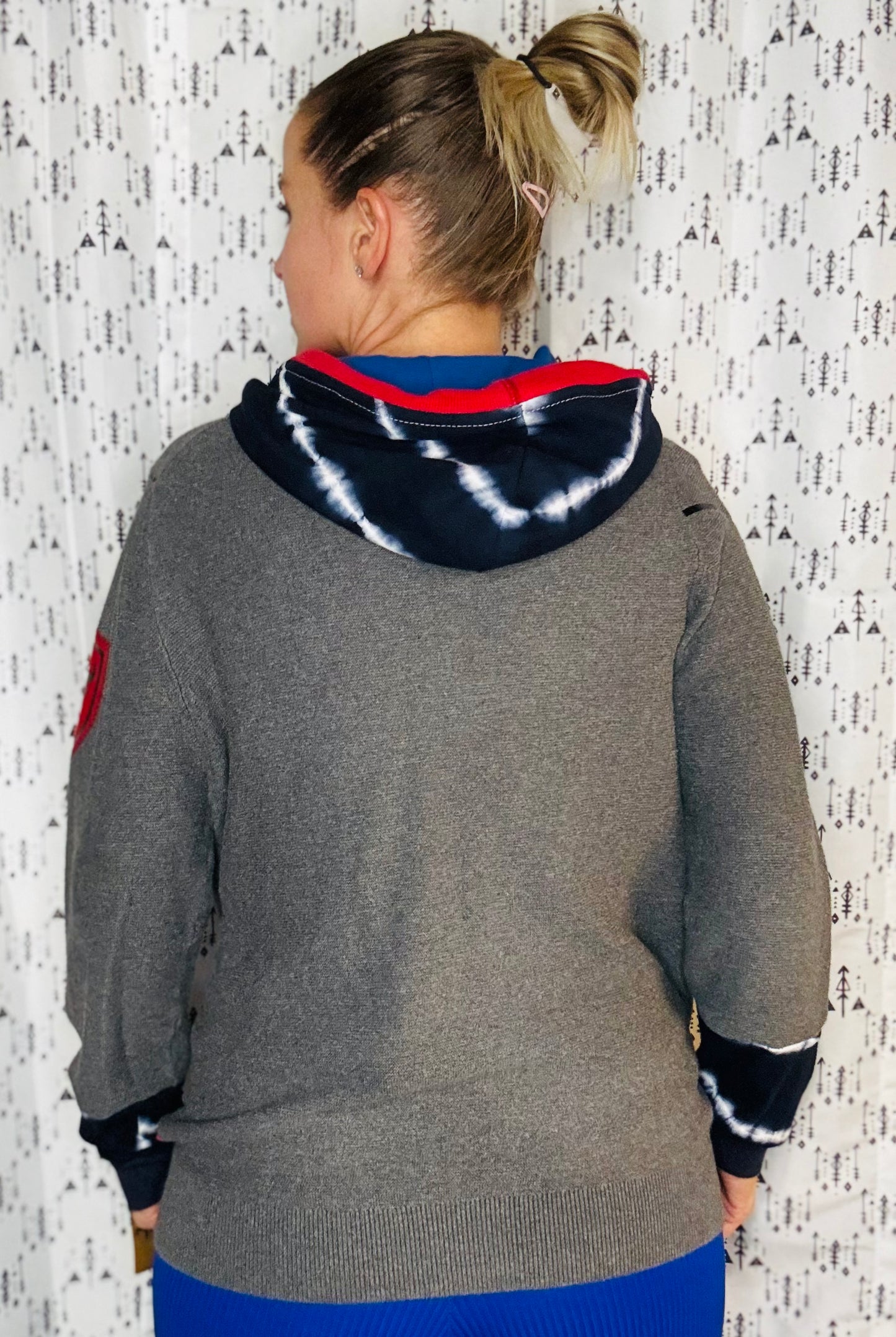 Grey Buffalo Friendship Hoodie Size- Women's L/XL