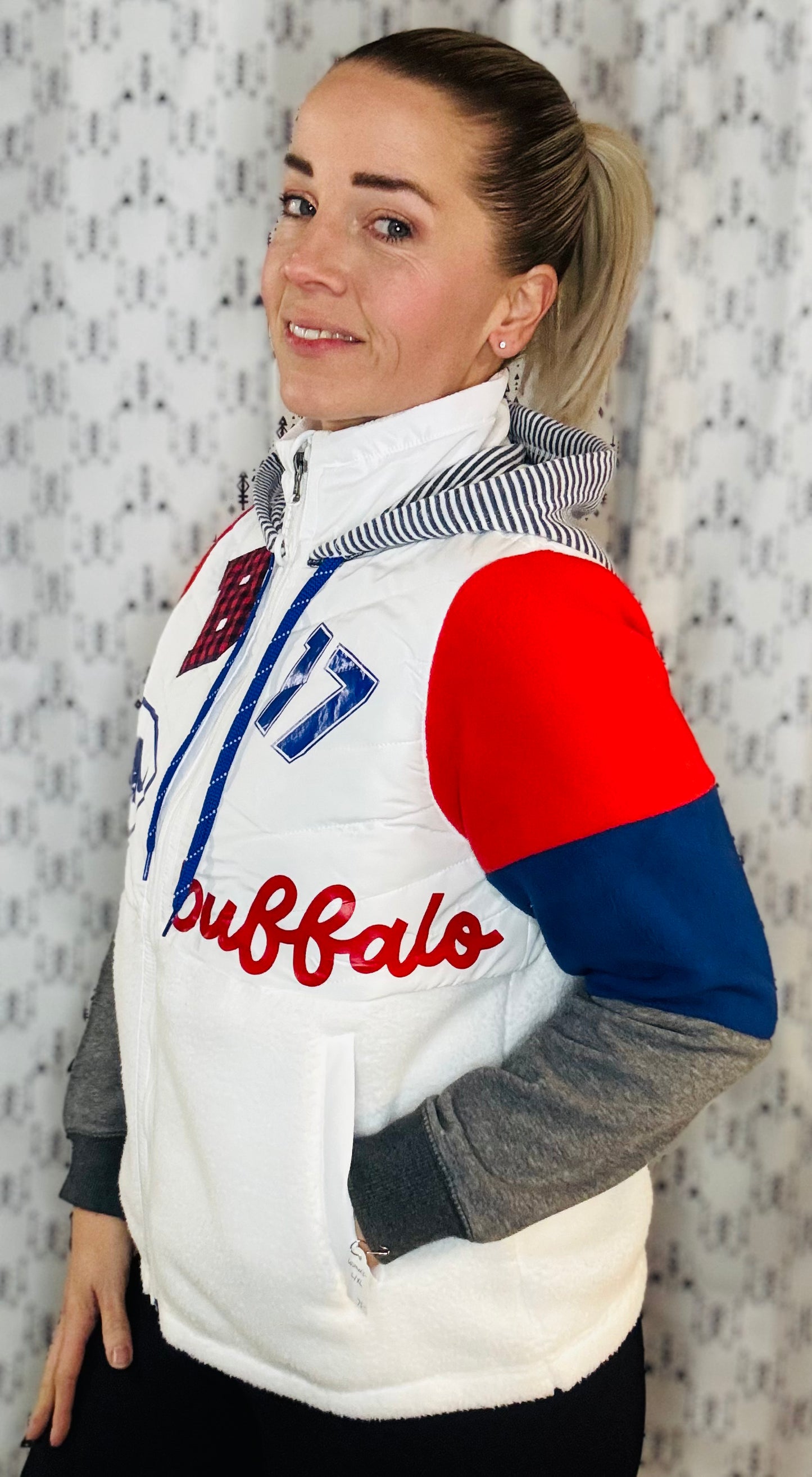 White Puffy & Fleece Buffalo Football JA17 Jacket Women's-L/XL