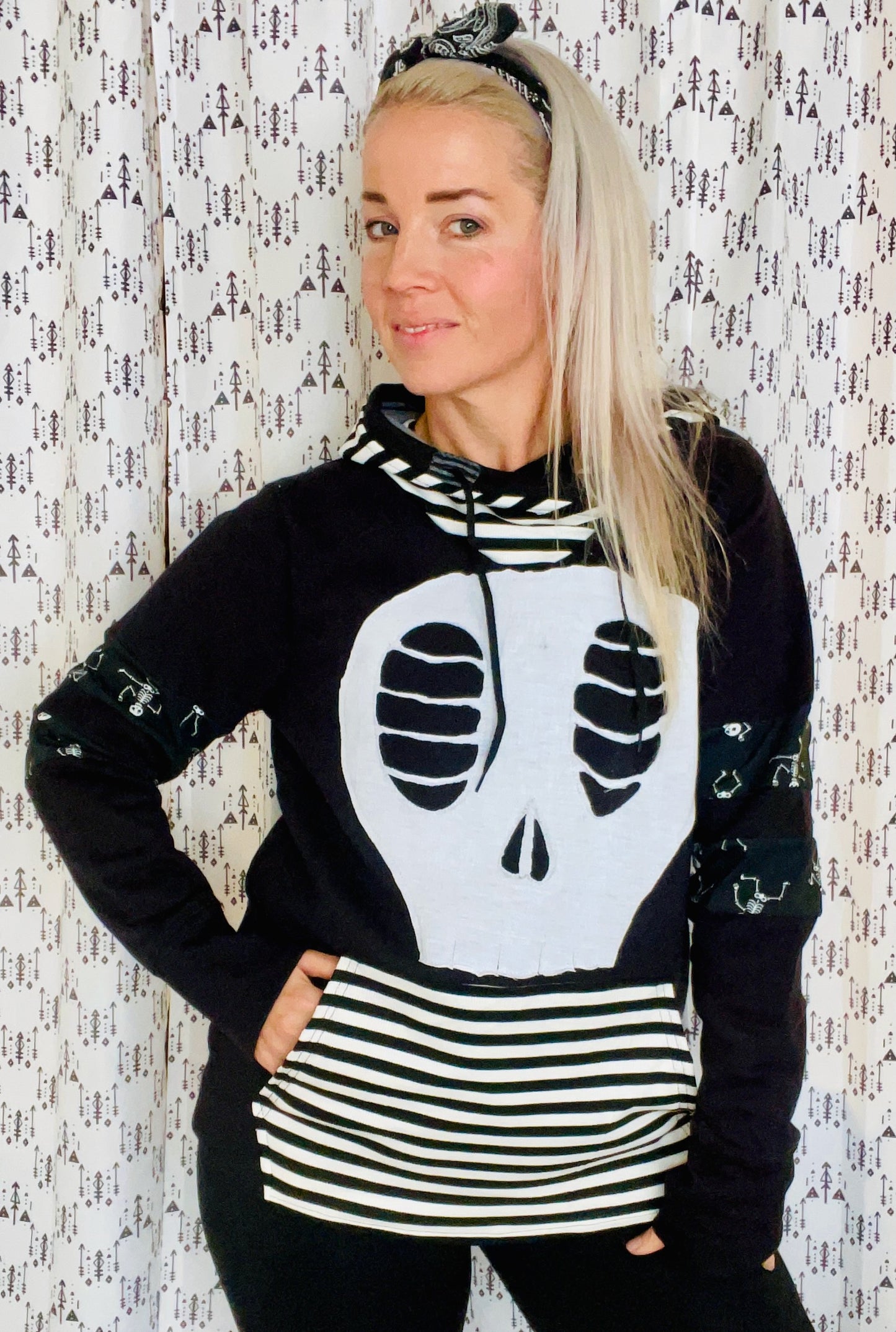 Skulls and Stripes Hoodie Size-Unisex M/L