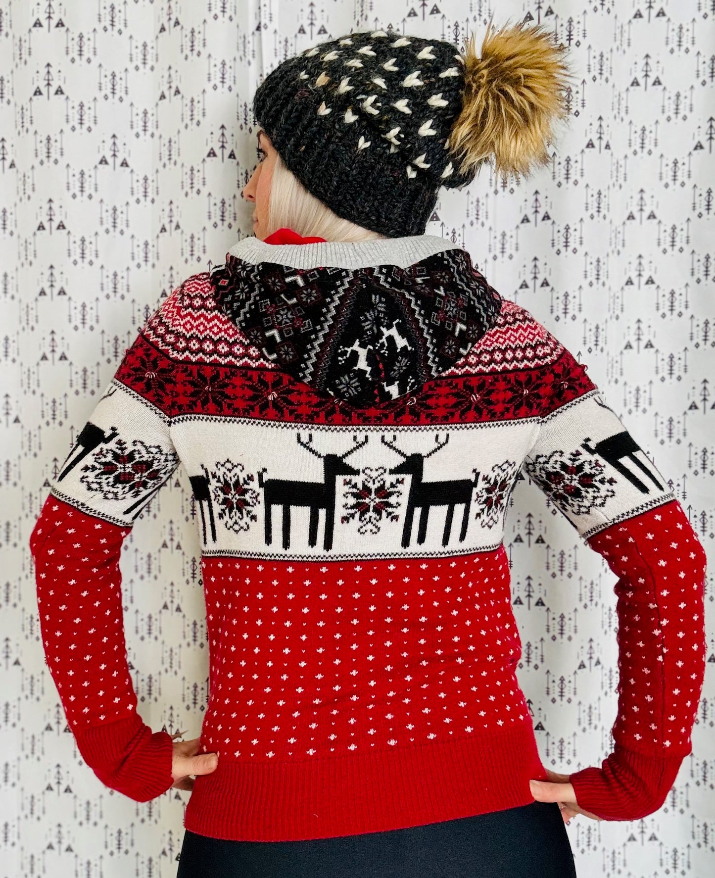 Holly-Day Deer Sweater Hoodie Size- Women's S/M