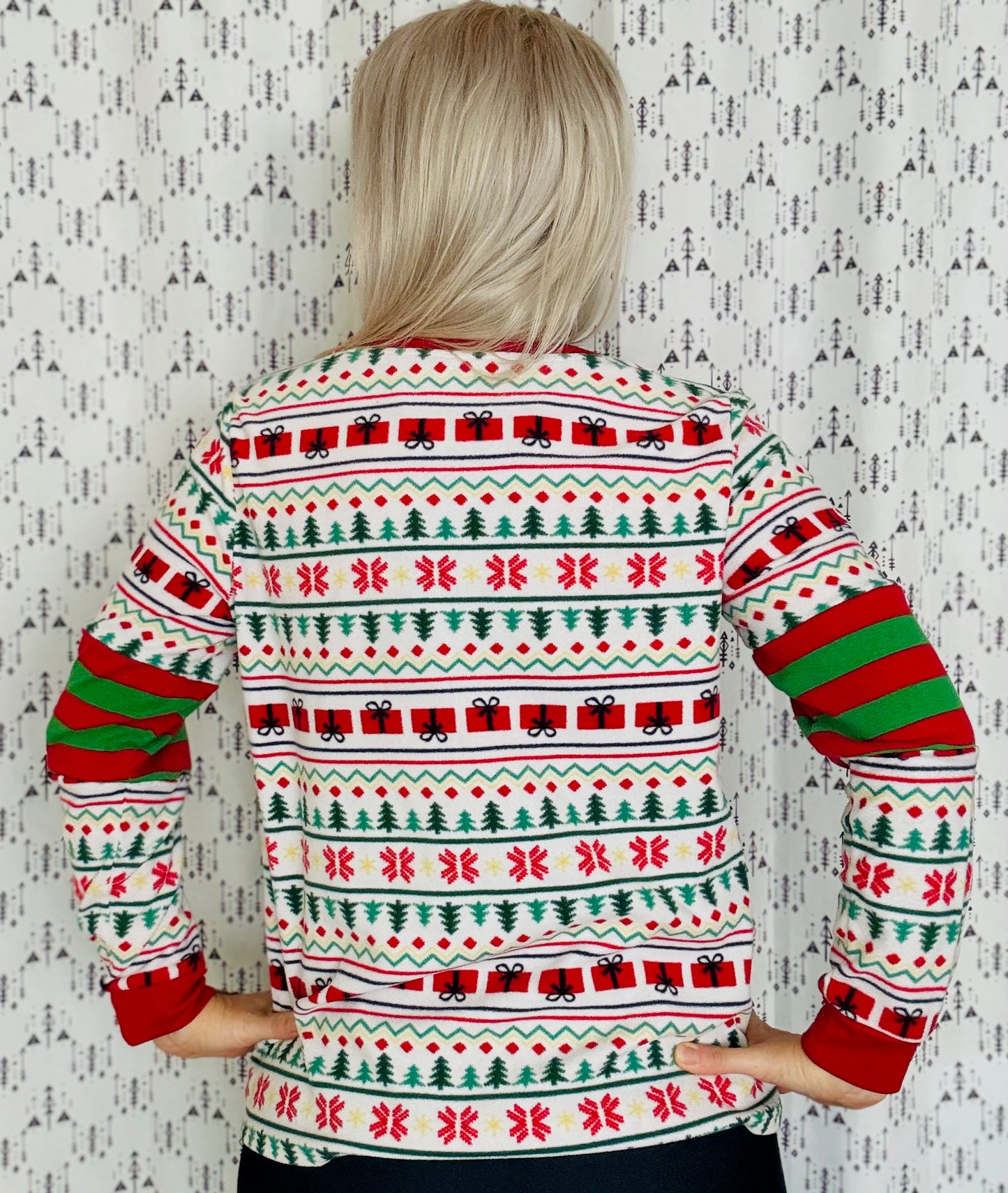 Holiday Allover Buffalo Crewneck Size- Women's M/L