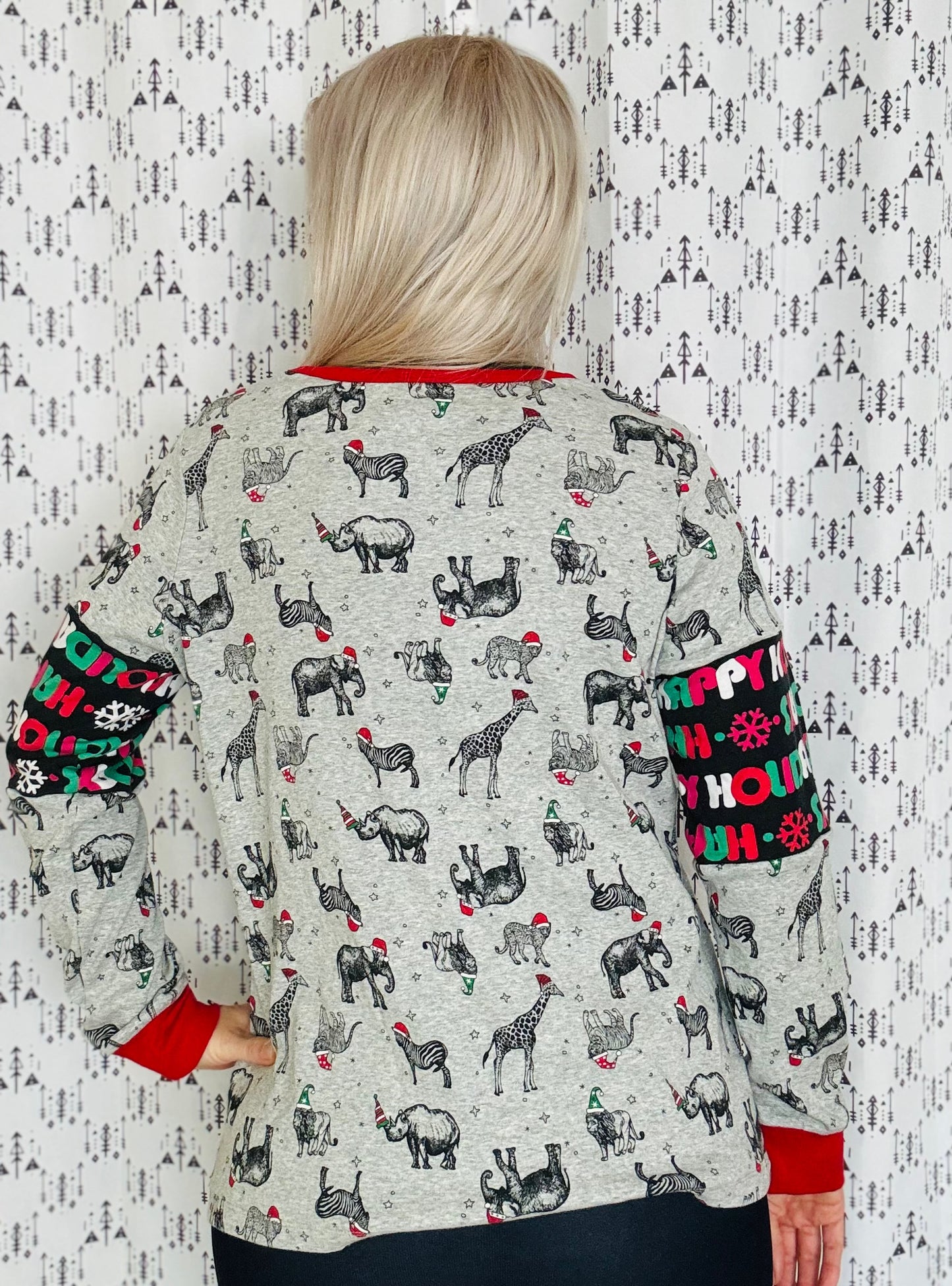 Holiday Party Friends Buffalo Crewneck Size- Women's L/XL