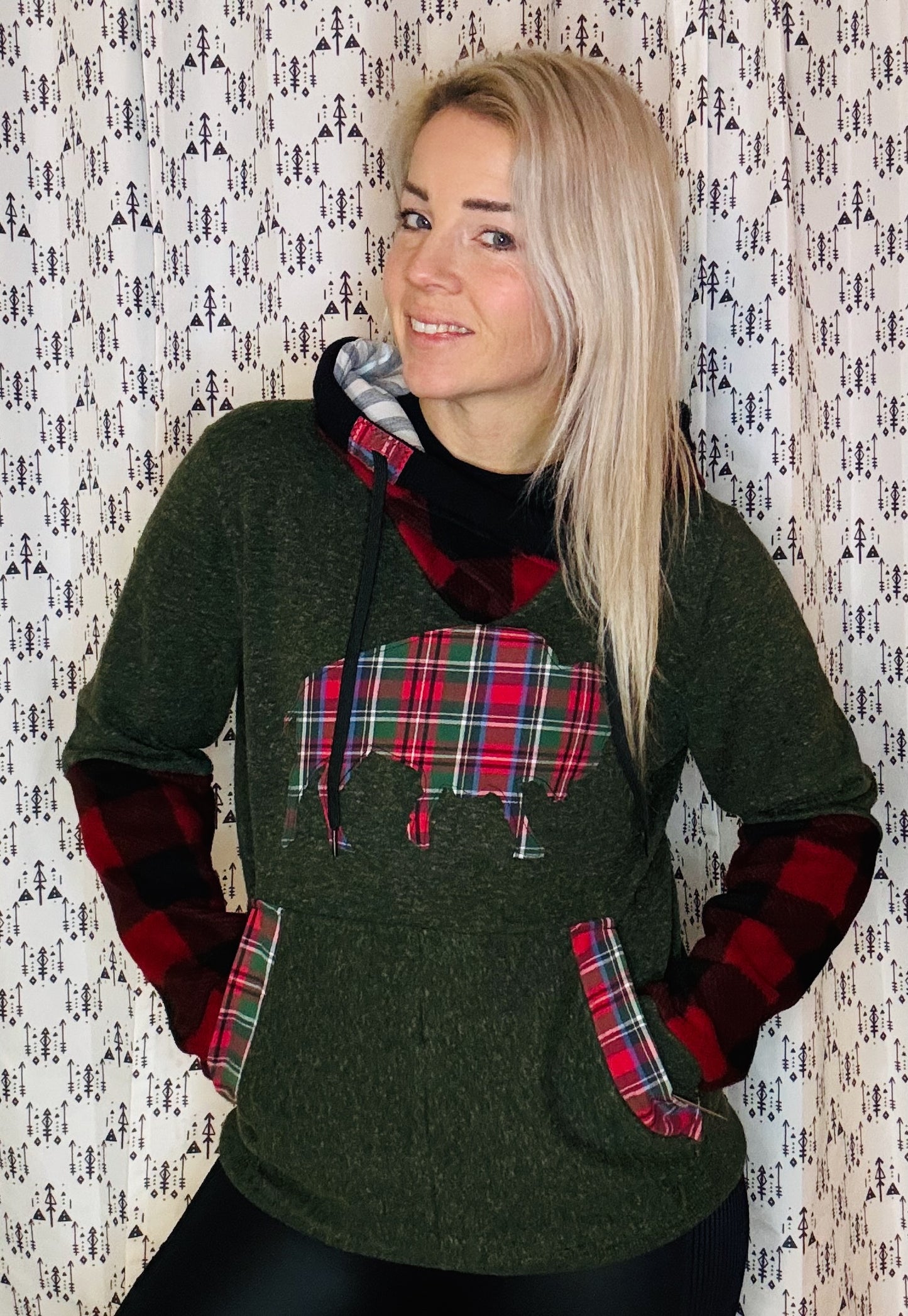 Green & Plaid Sweater Hoodie Size- Unisex S/M