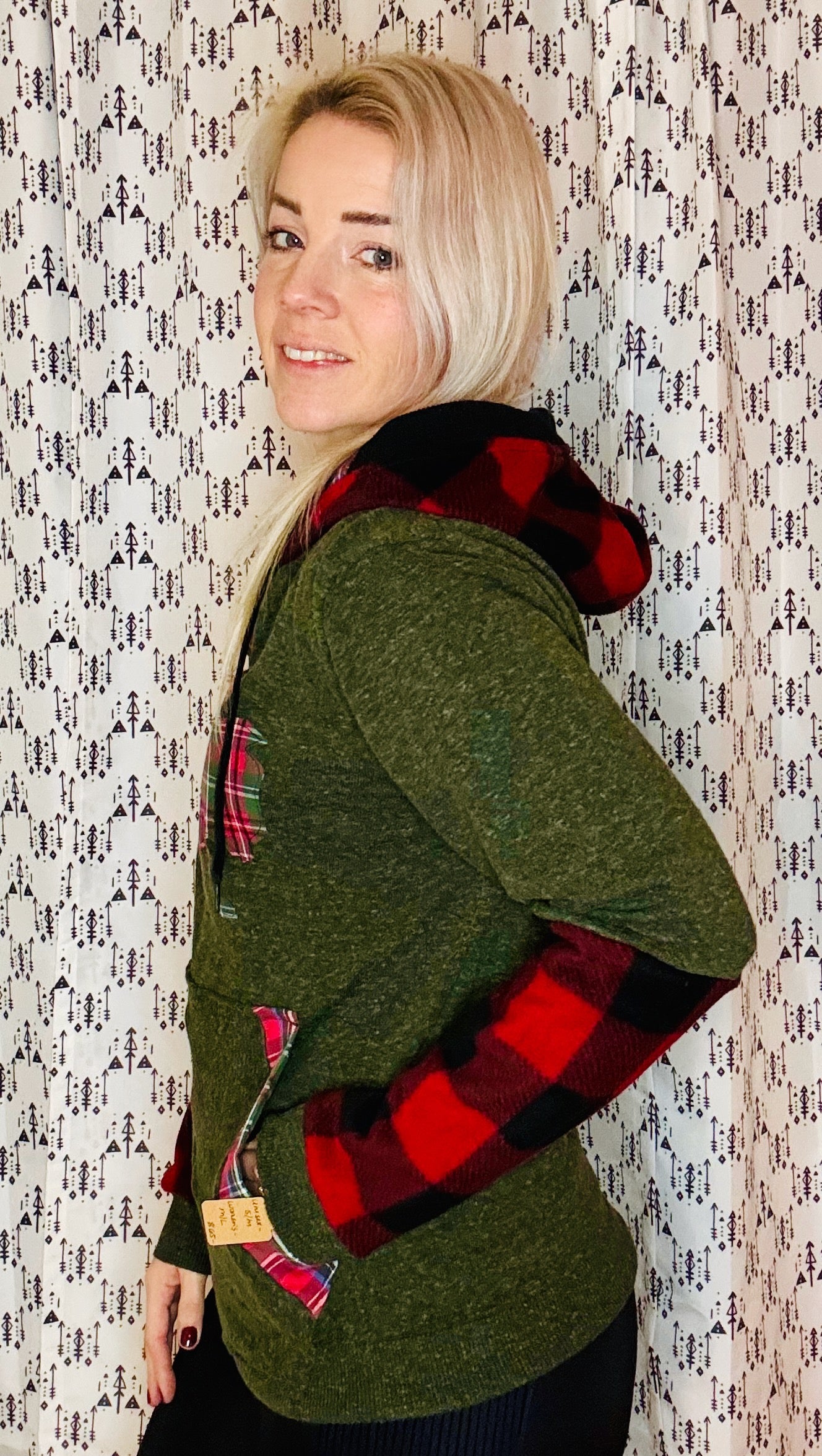Green & Plaid Sweater Hoodie Size- Unisex S/M