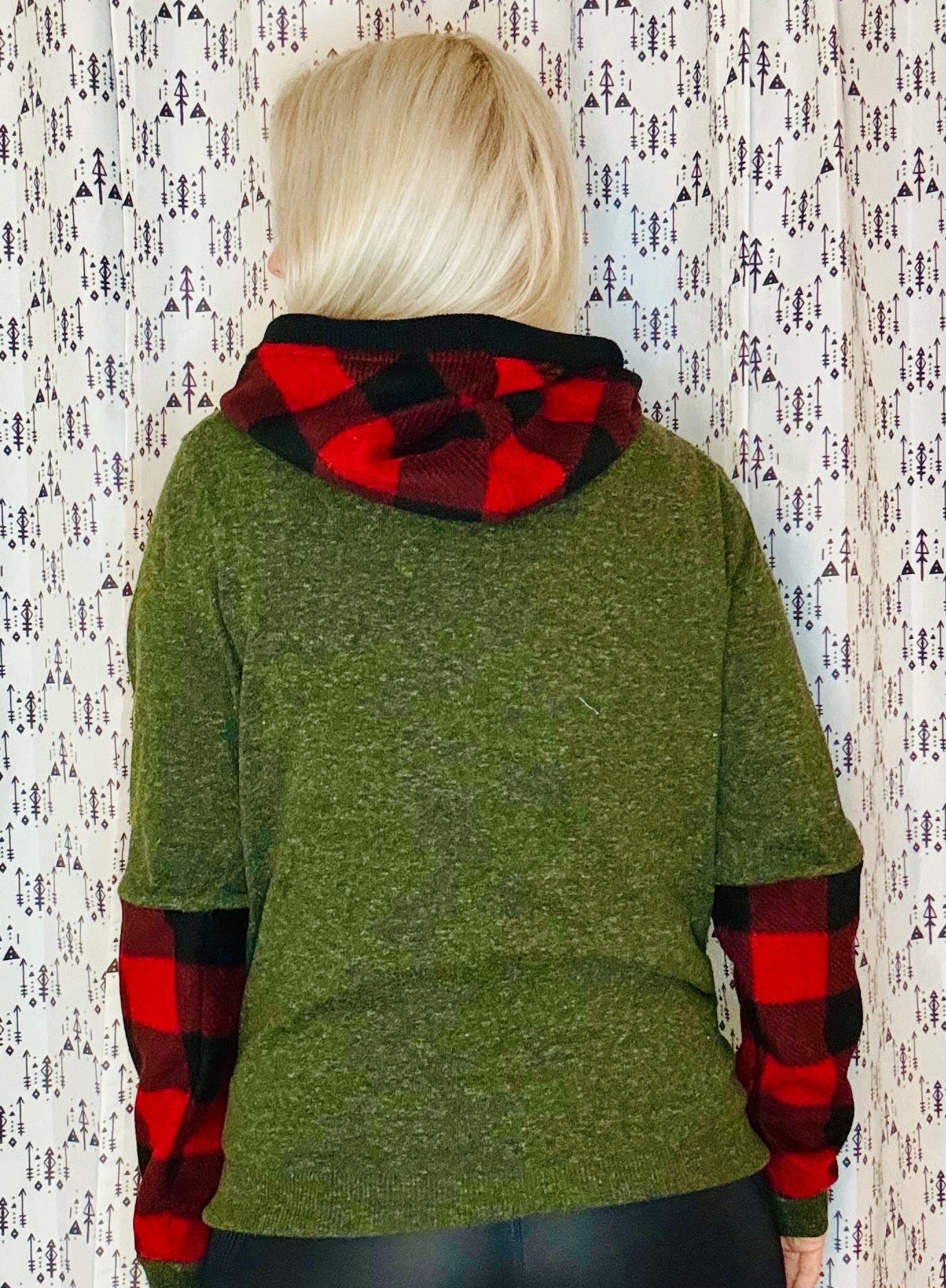 Green & Plaid Sweater Hoodie Size- Unisex S/M