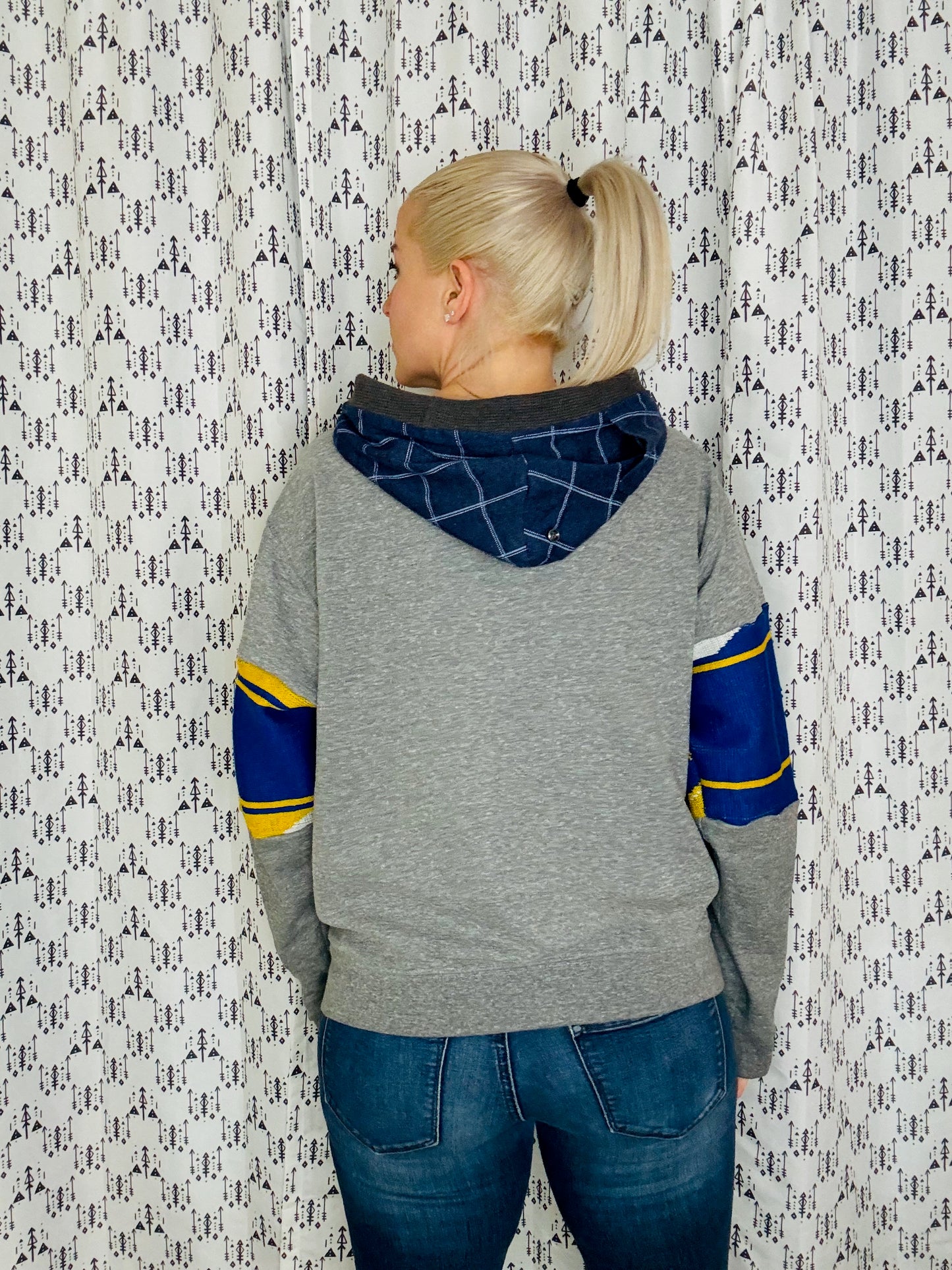 Grey Buffalo Hockey Scarf Hoodie Size- Unisex M/L