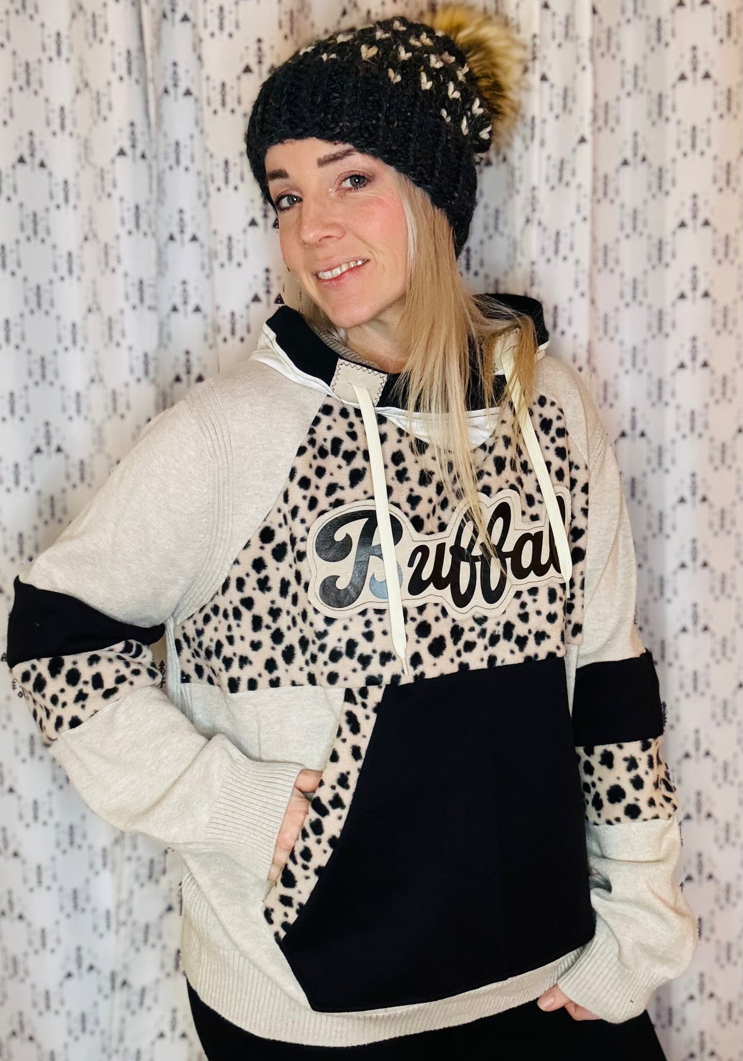 Cheetah Cursive Buffalo Hoodie Size- Women's XL/2X