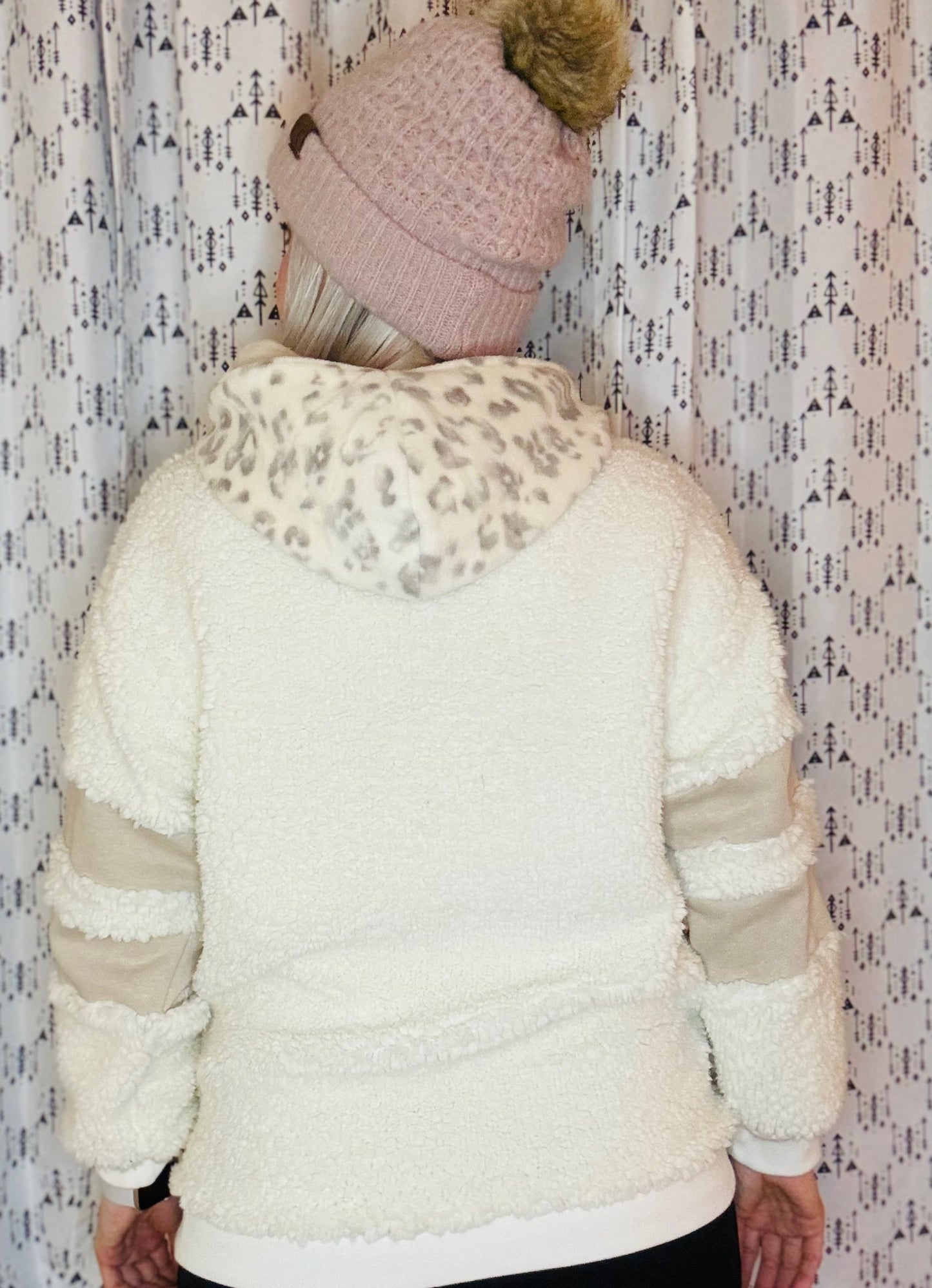Sherpa Buffalo Hoodie Size- Women's L/XL