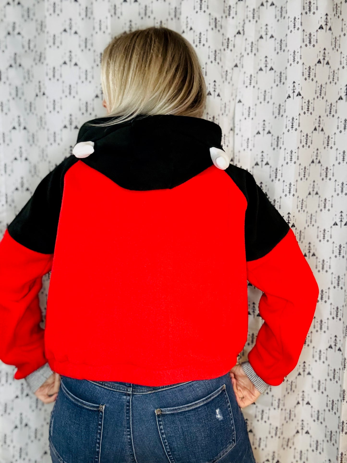Red Buffalo Head 90's Hockey Crop Hoodie Size- Women's L/XL