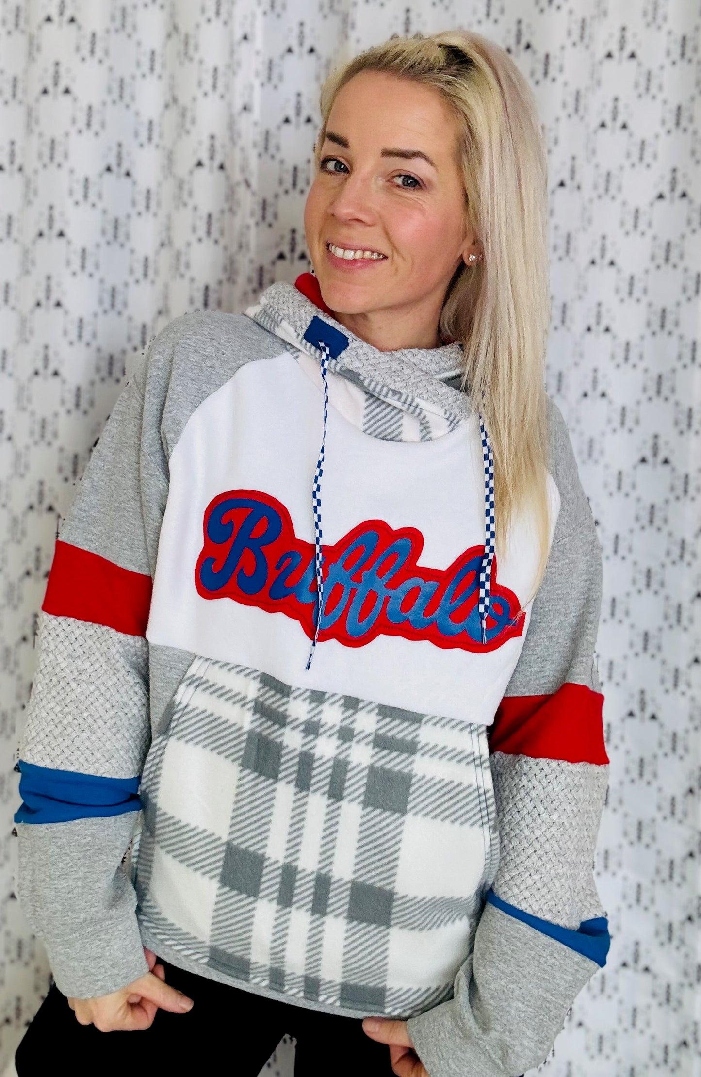 White Plaid Buffalo Hoodie Size- Women's M/L