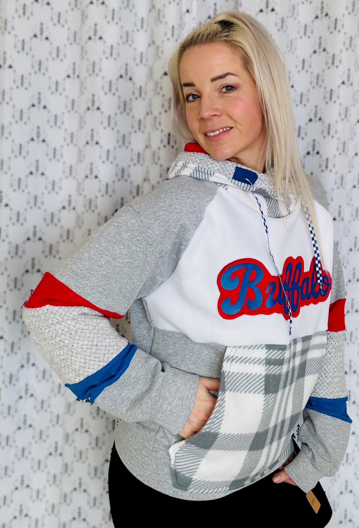 White Plaid Buffalo Hoodie Size- Women's M/L