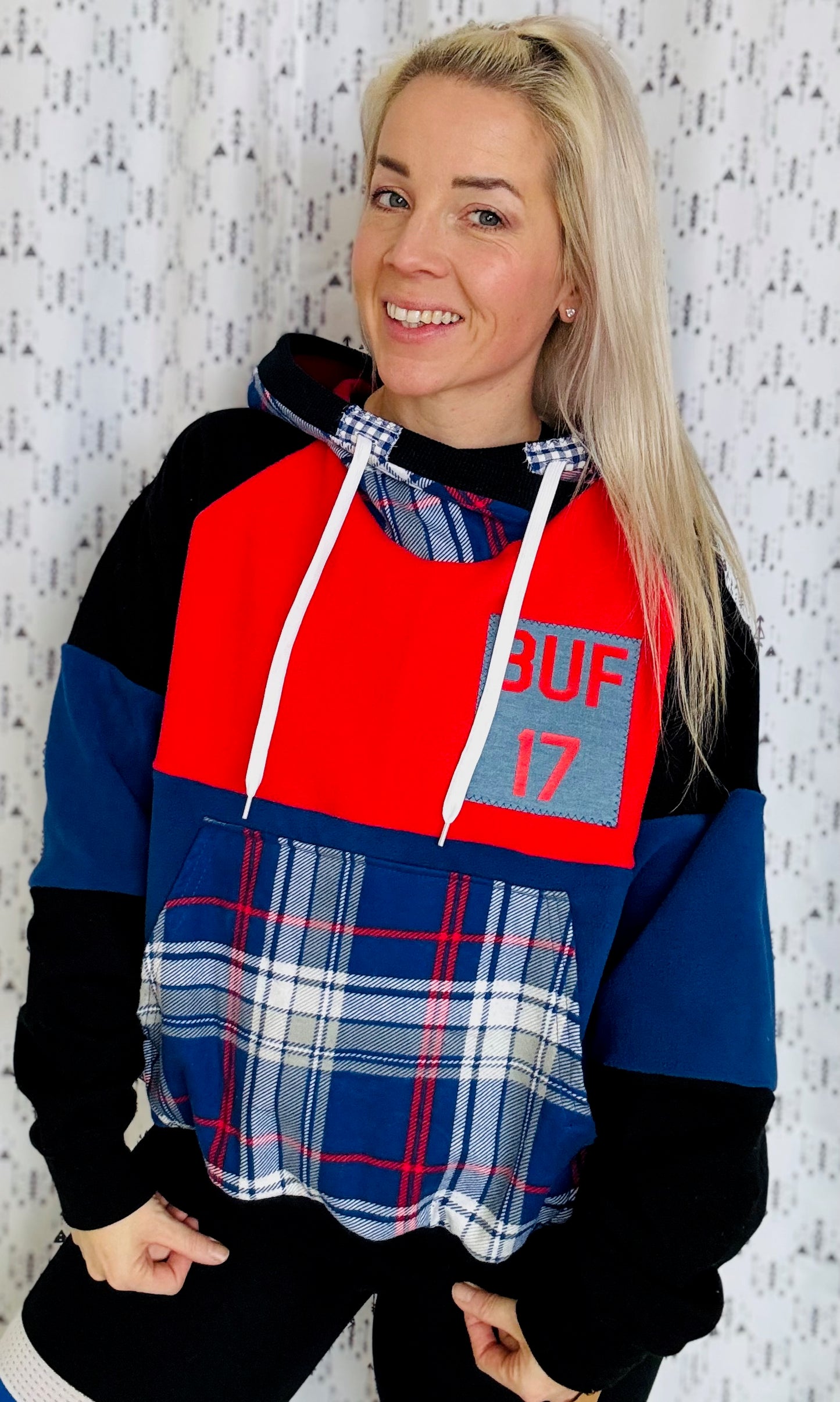 Color-Block Josh Allen Buffalo Crop Hoodie Size- Women's L/XL