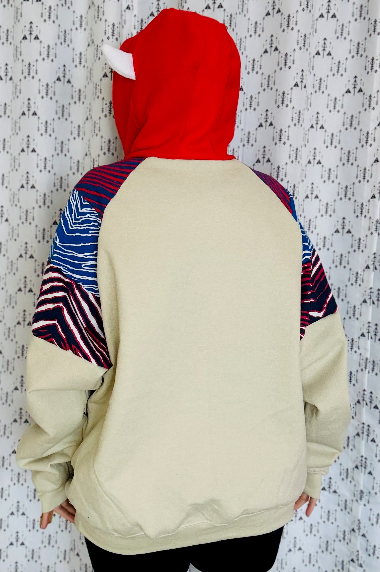 Tan & Zubaz Be the Buffalo Hoodie Size- Unisex L/XL