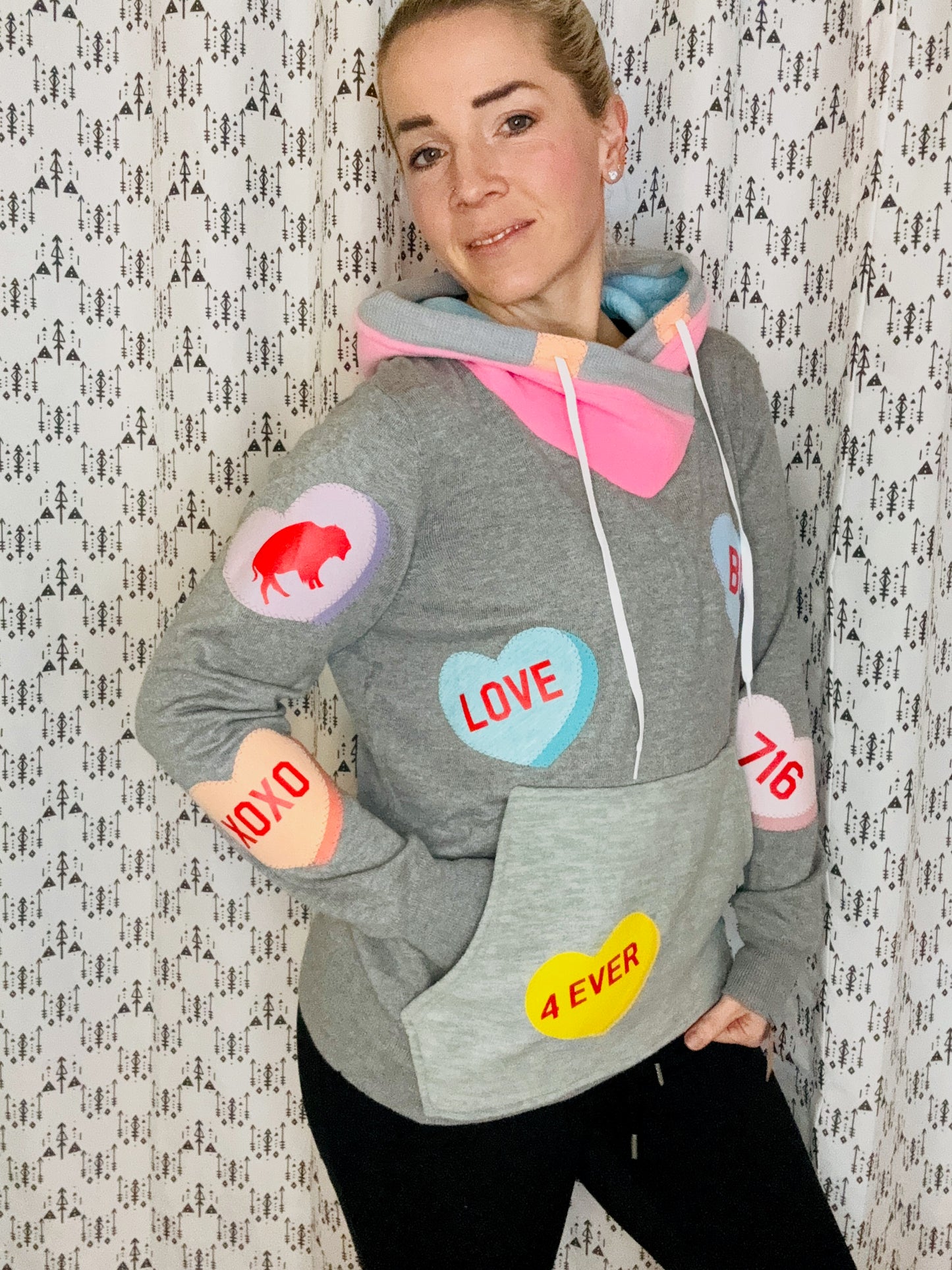 Grey All-Over Buffalo Conversation Heart Sweater Hoodie Size- Women's M/L