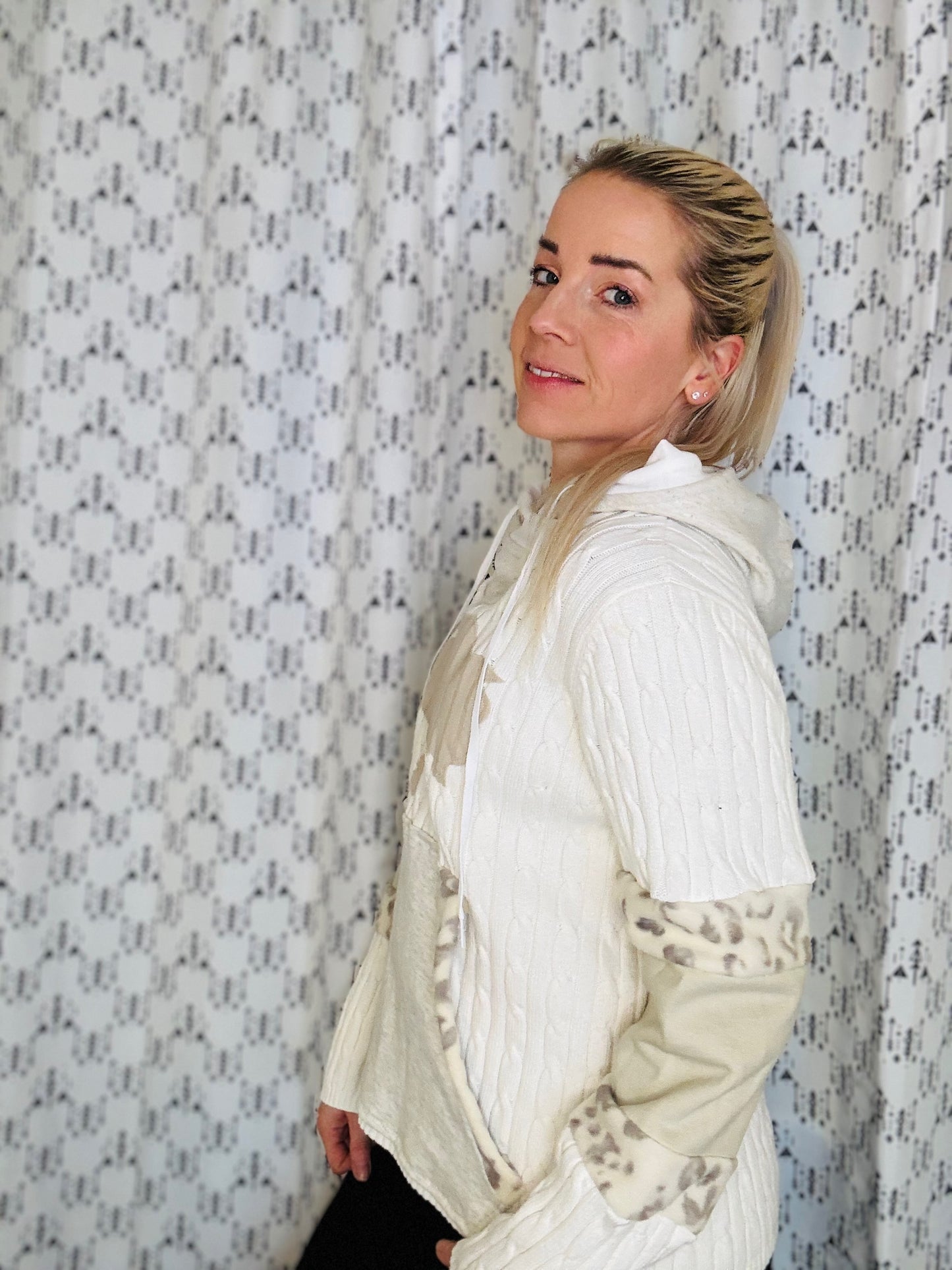 Cream Leopard Meets Buffalo Cable Sweater Hoodie Size- Women's L/XL