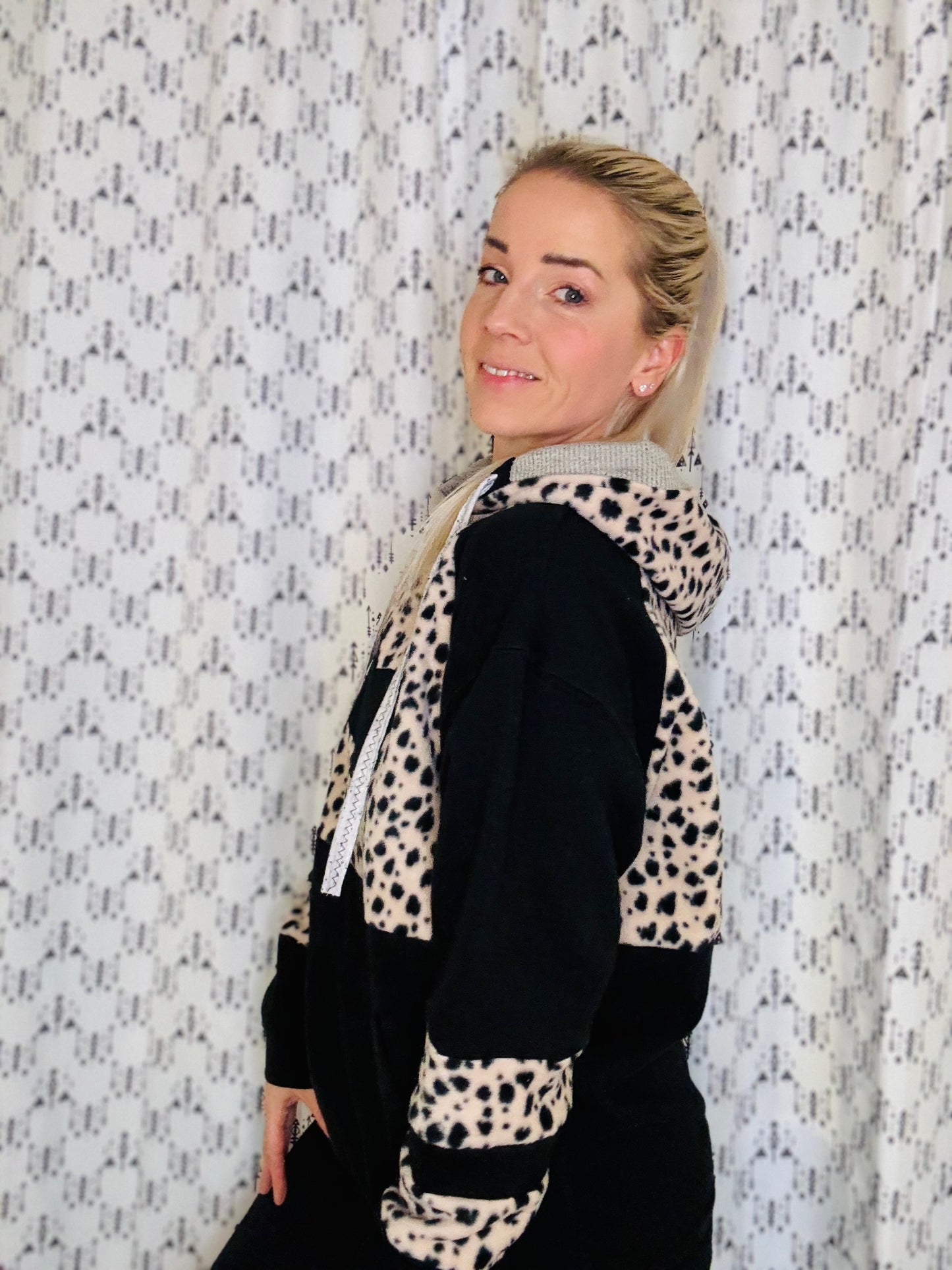 Black & Tan Leopard Buffalo Hoodie Size- Women's L/XL