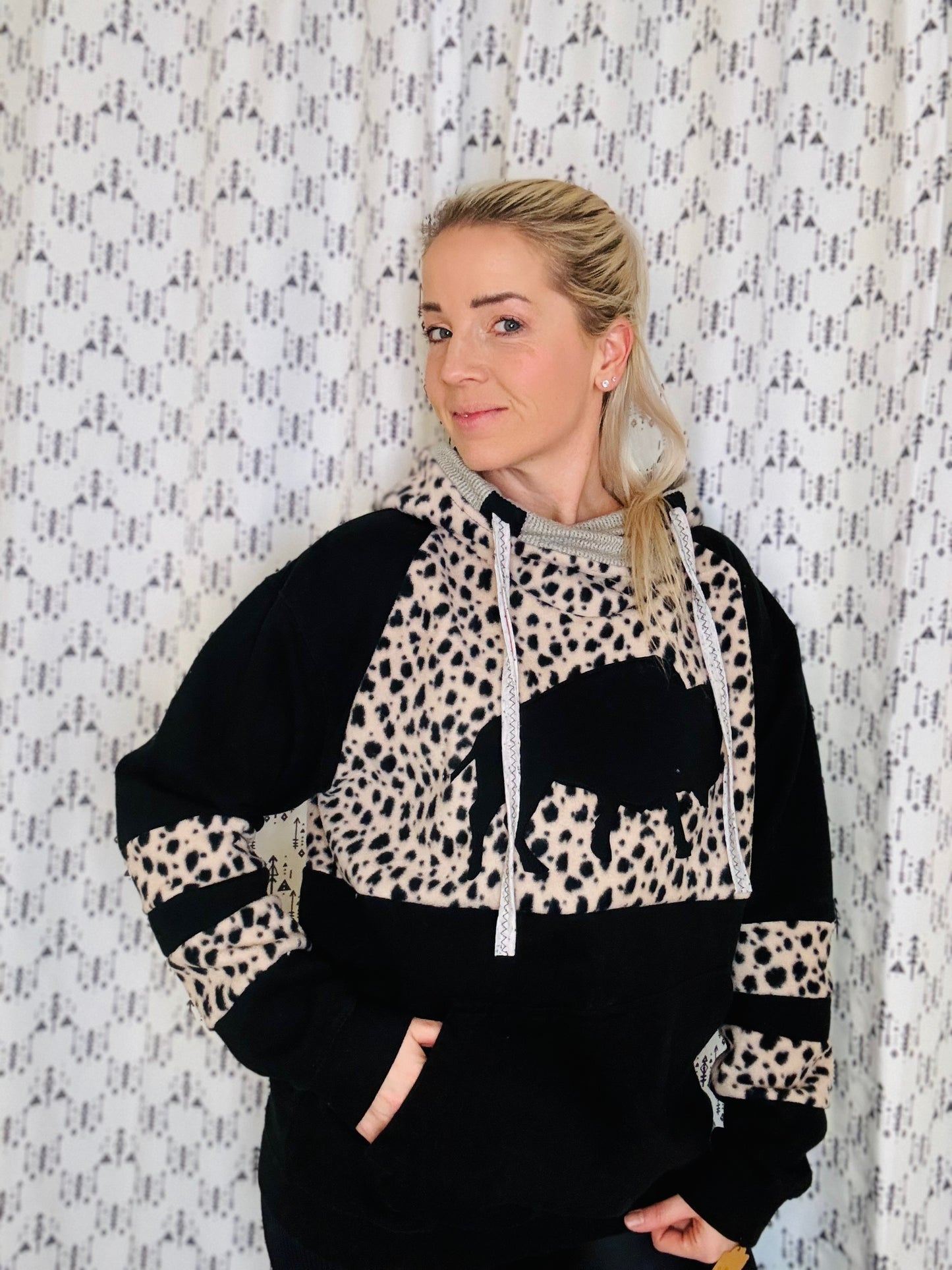 Black & Tan Leopard Buffalo Hoodie Size- Women's L/XL