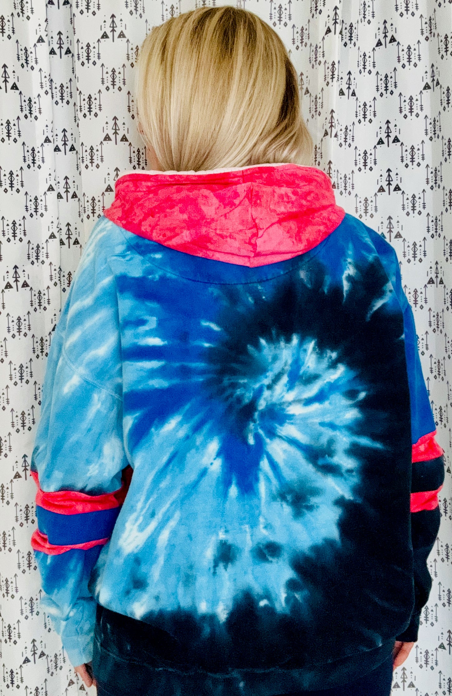 Blue Tie-Dye Swirl Buffalo Hoodie Size Unisex-L/XL