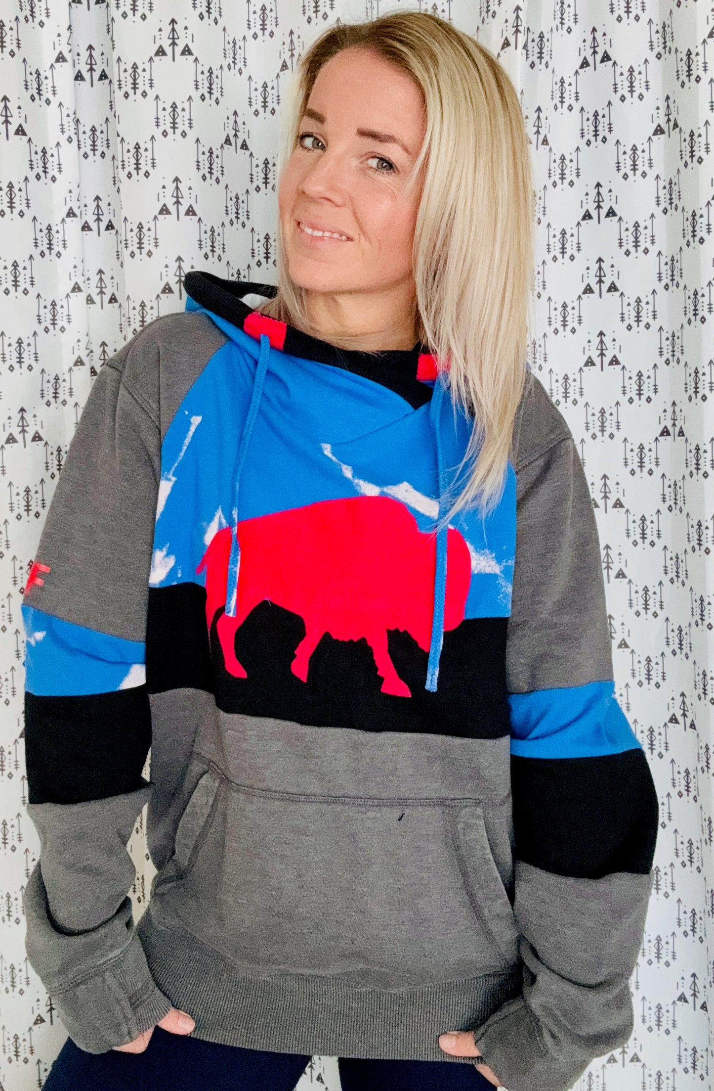Grey Color-Block Tie Dye Buffalo Hoodie Size Unisex-M/L