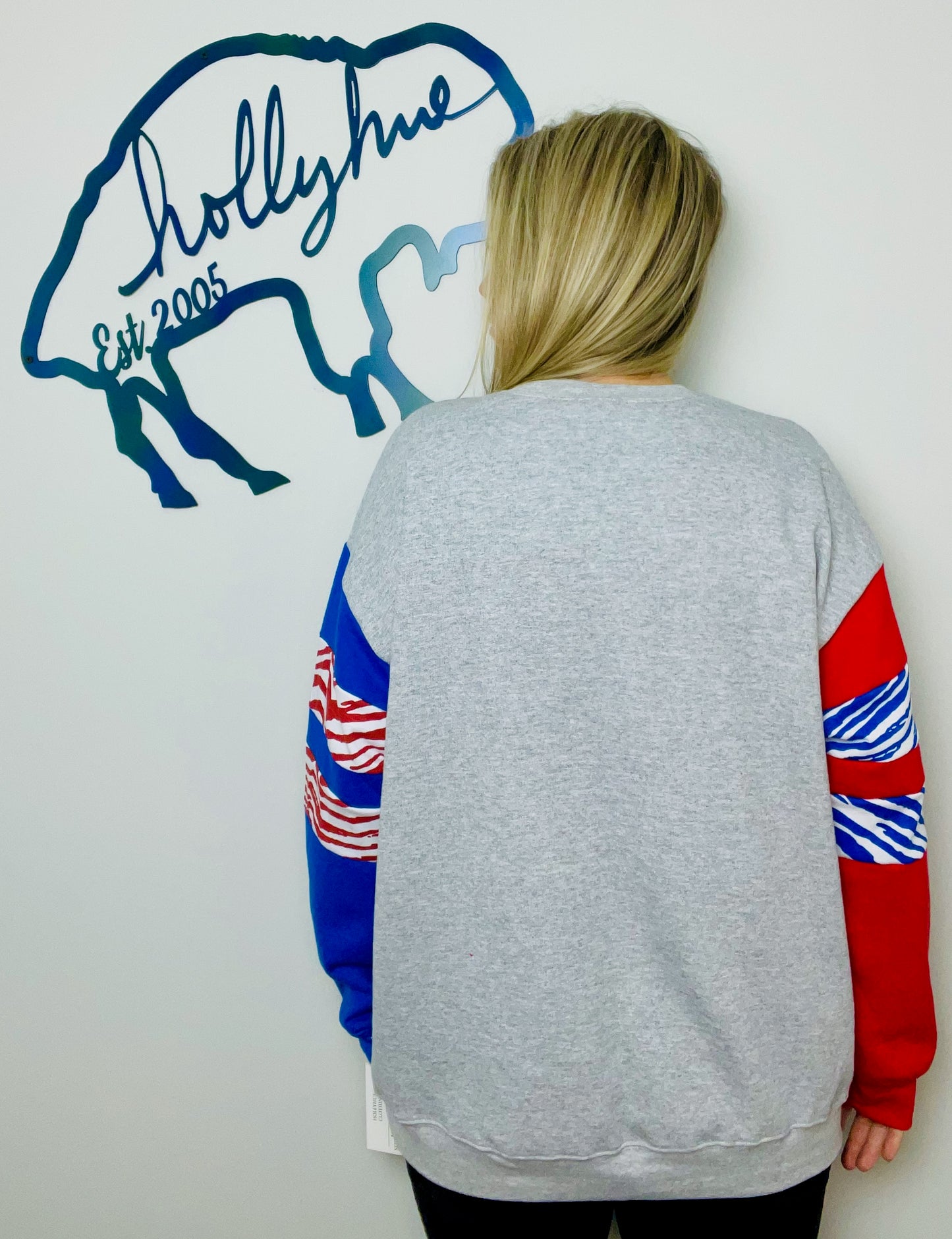 Grey Buffalo Vs Everybody Crewneck Size- Unisex-L/XL