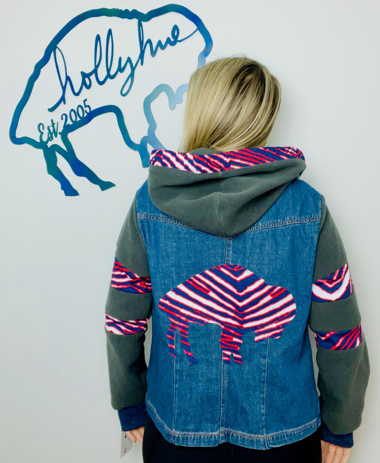 Throwback Buffalo and Zubaz Denim Jacket Size- Women's M