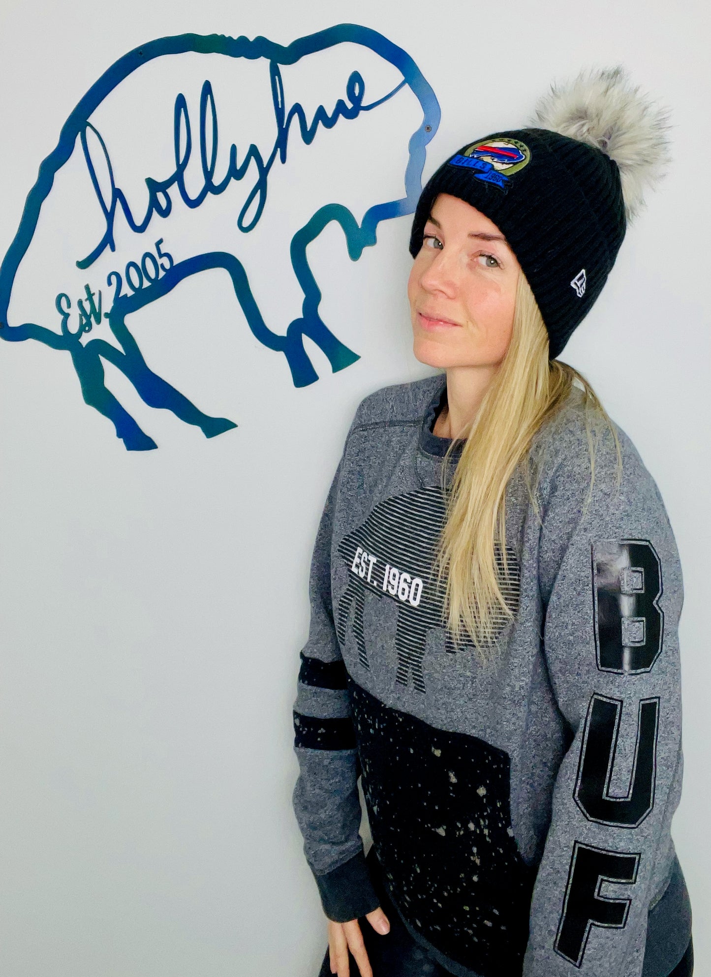 Heather Grey Throwback BUF Crewneck Size- Unisex M/L