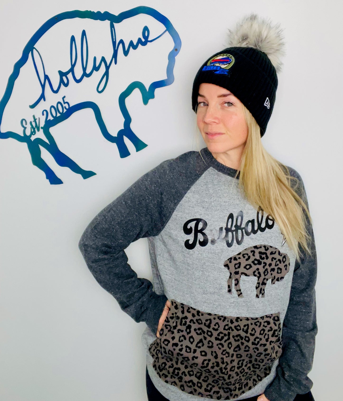 Grey Raglan Buffalo Sweater Crewneck With Leopard Size- women's M/L