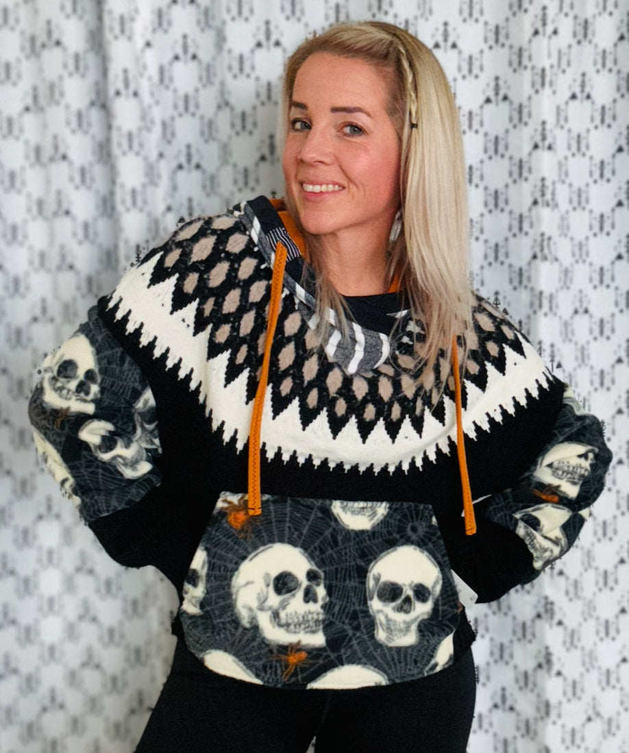 Swiss Skull Sweater Hoodie Size- Women’s M/L