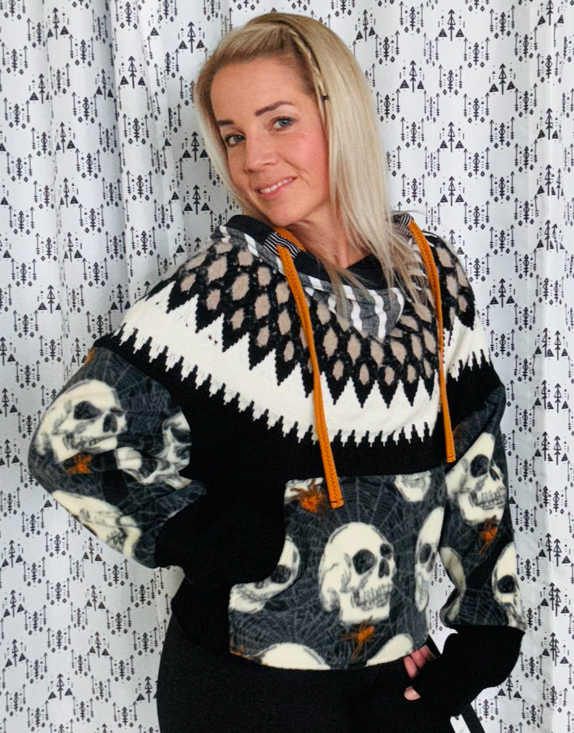 Swiss Skull Sweater Hoodie Size- Women’s M/L