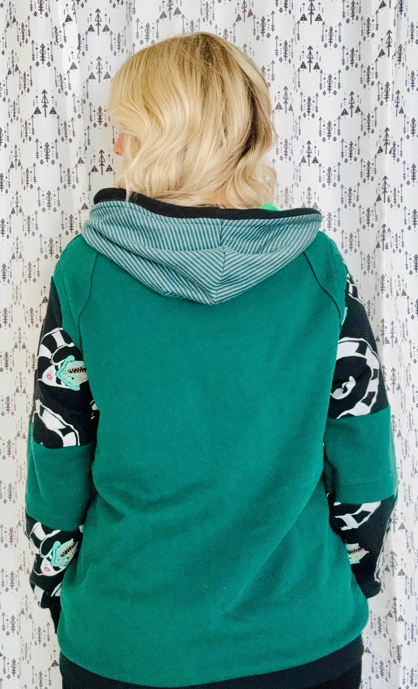 Green Buffalo Sandworm Hoodie Size- Women’s L/XL