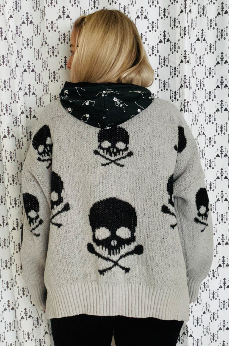 Giant Skull Sweater Hoodie Size- Women’s XL/2X