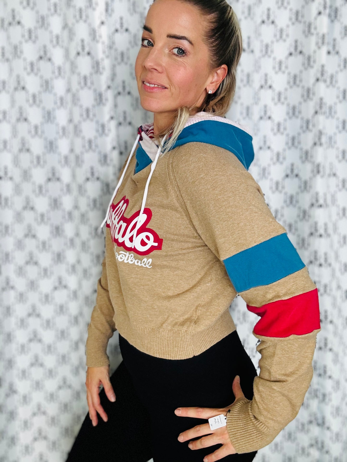 Cream Buffalo Crop Hoodie Size Women's M/L