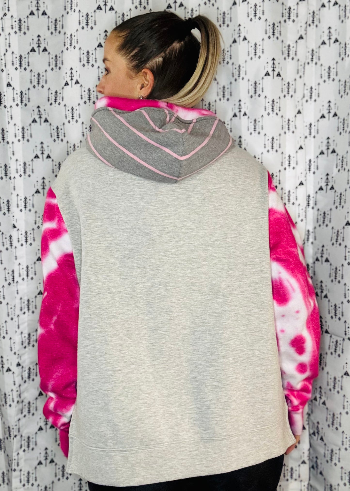 Pinktober Buffalo Tie-Dye Hoodie Size- Women's L/XL