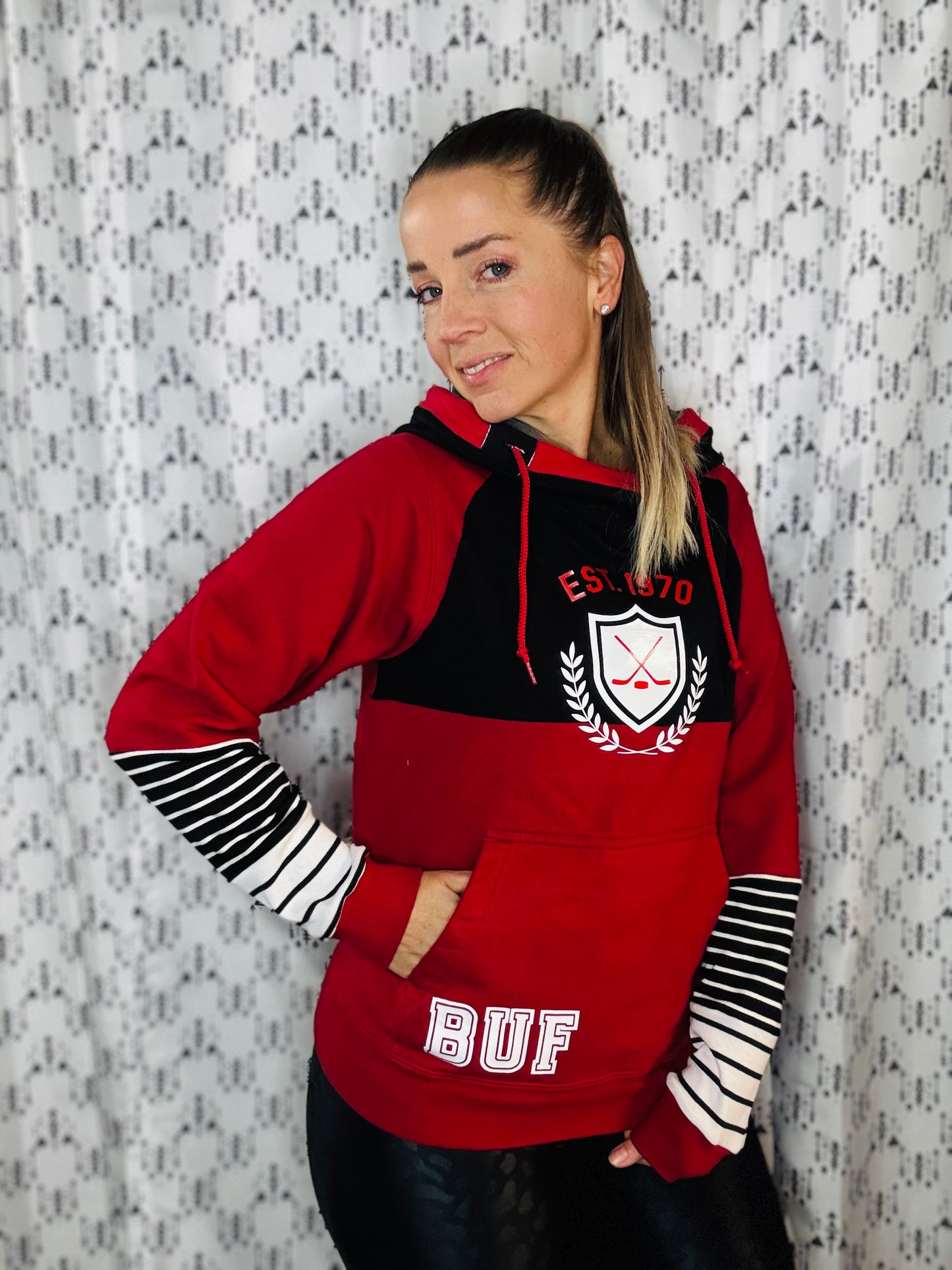 Buffalo Hockey 90's Era Hoodie Size- Unisex XS/S